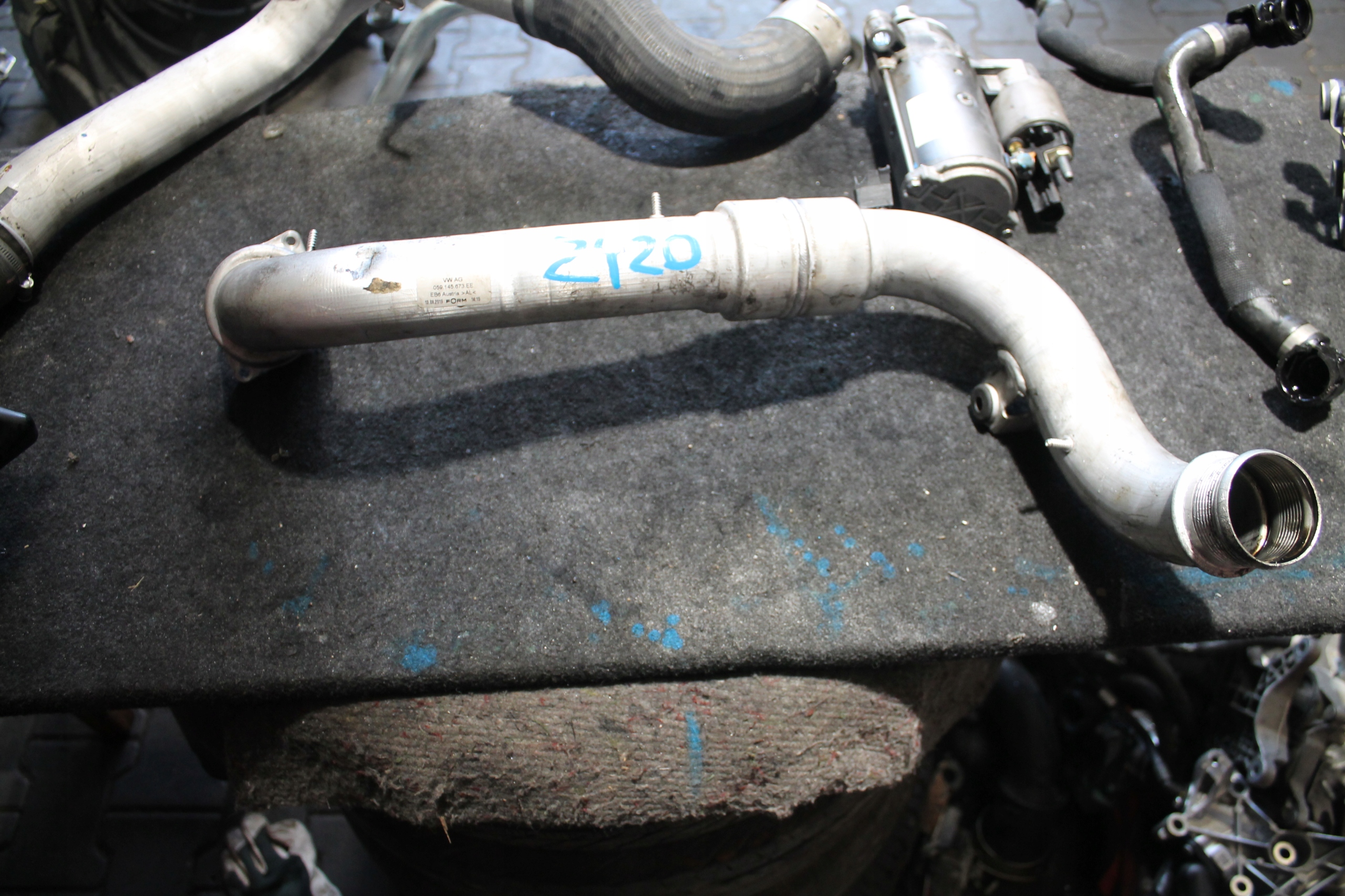 2420. rohr luft AUDI 059145673EE