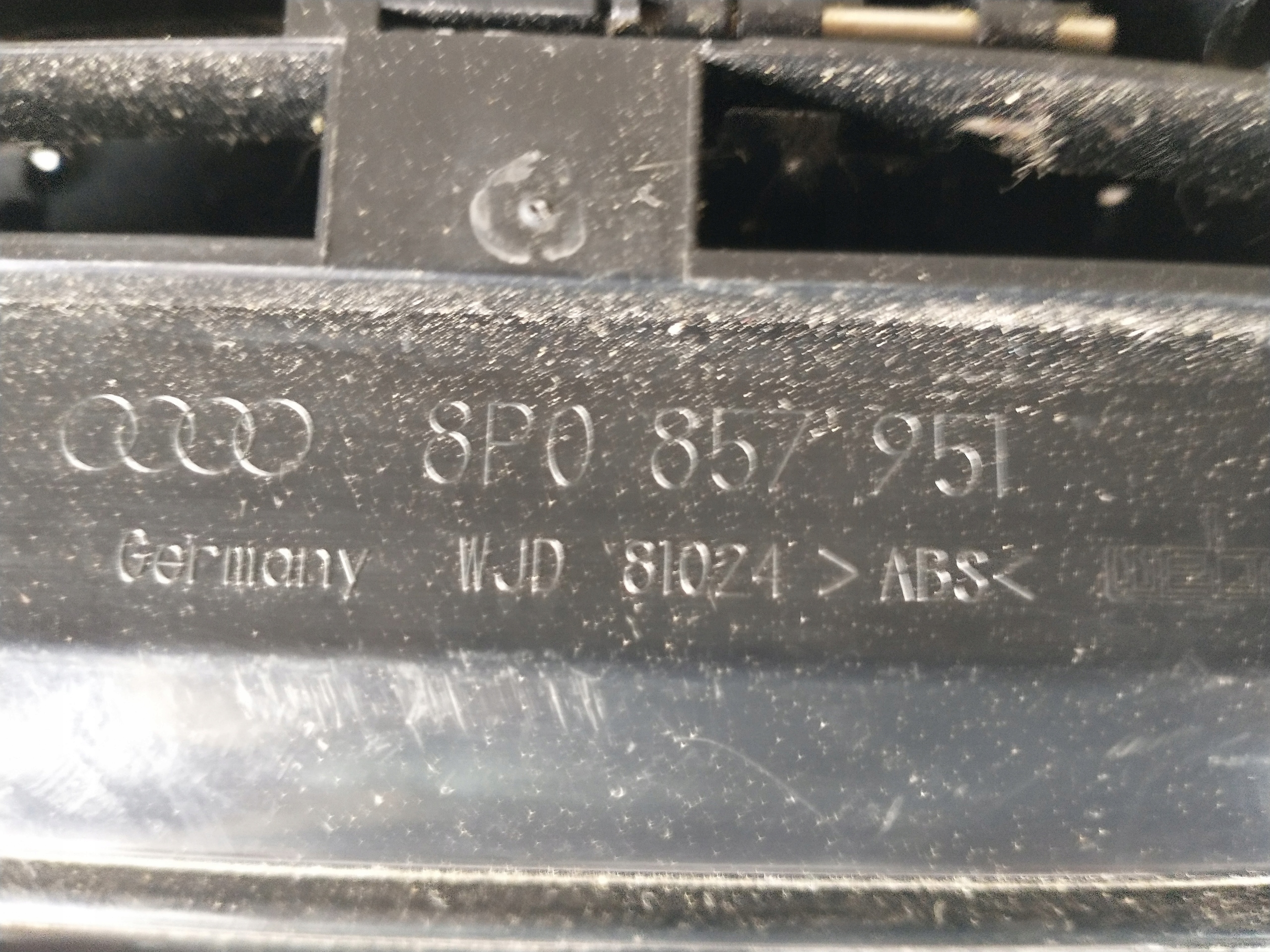 Cendrier+Bois AUDI A3 8P 8P0857951
