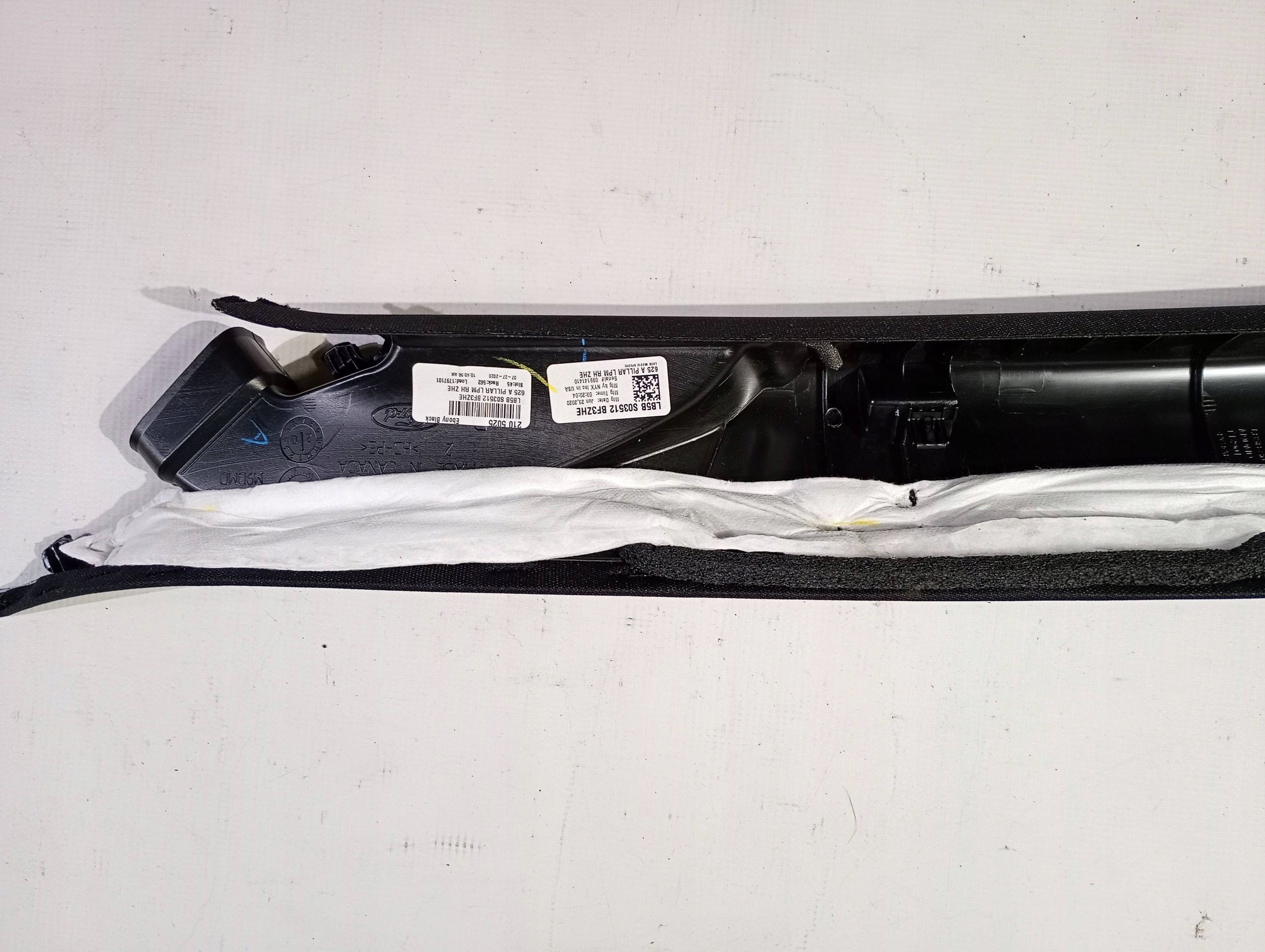 side slupka A cover right side Ford Explorer VI 3.0 ST 2020