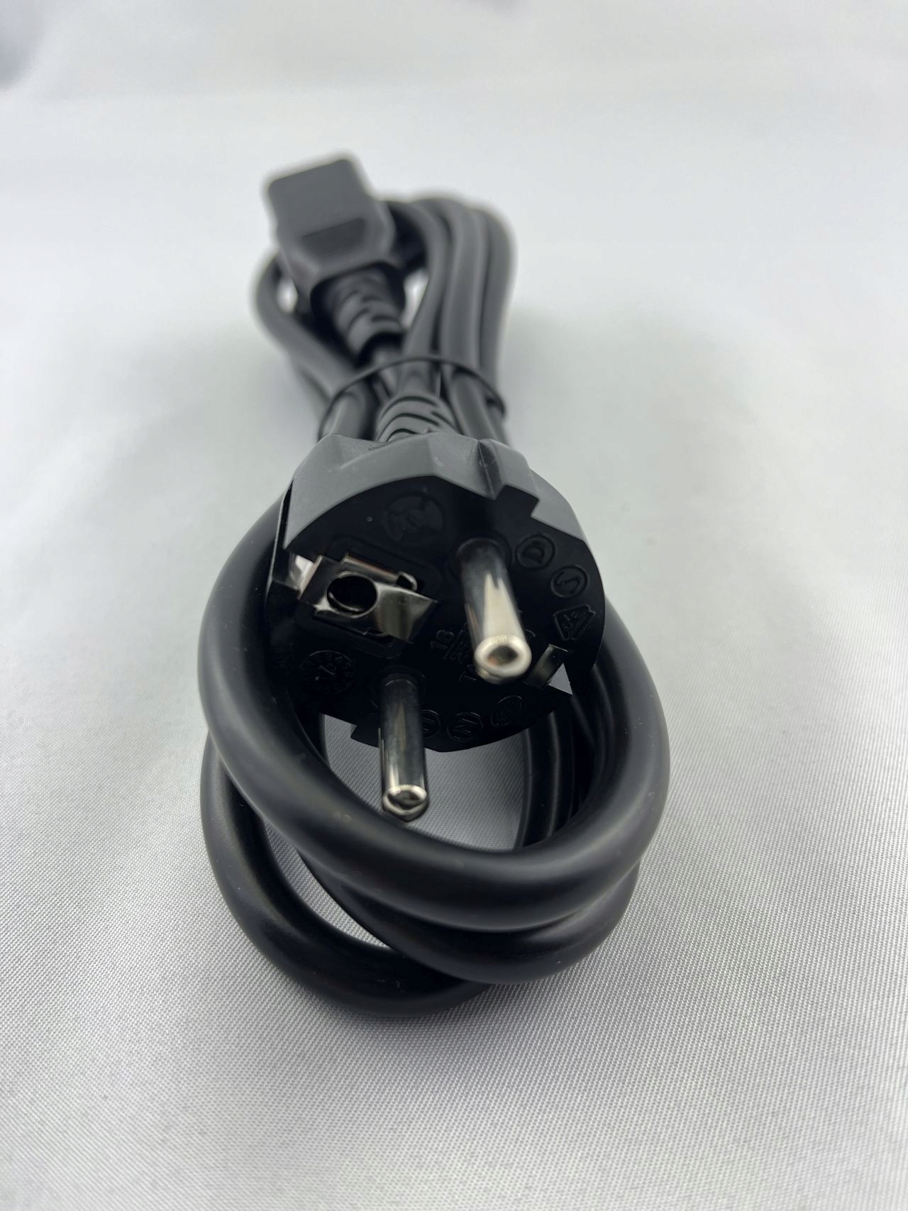 KABEL ZASILAJĄCY DO KOMPUTERA PC MONITORA 1,8M H05VV-F 3G0.75mm2 ORYGINALNY Marka DELL