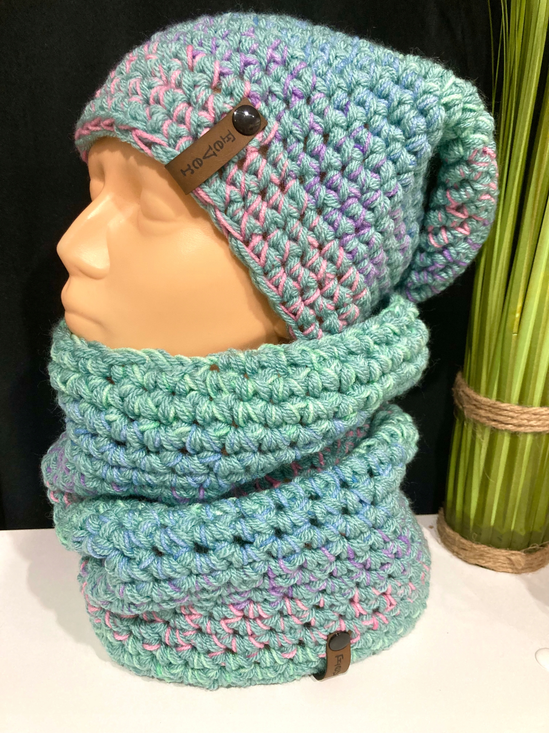 Komplet čepice a nákrčník „FeVer“ Hand Made Boho na háčkování