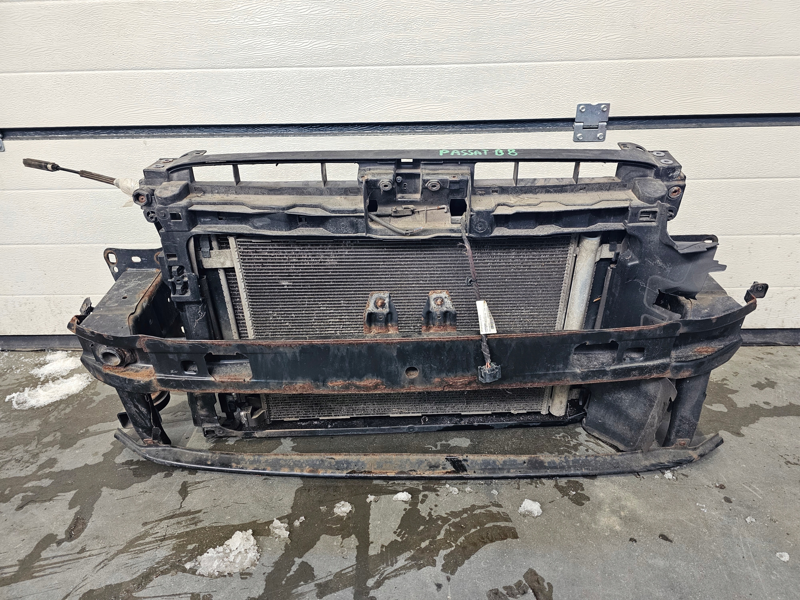 support panel for radiators pillar iron VW PASSAT B8 LIFT
