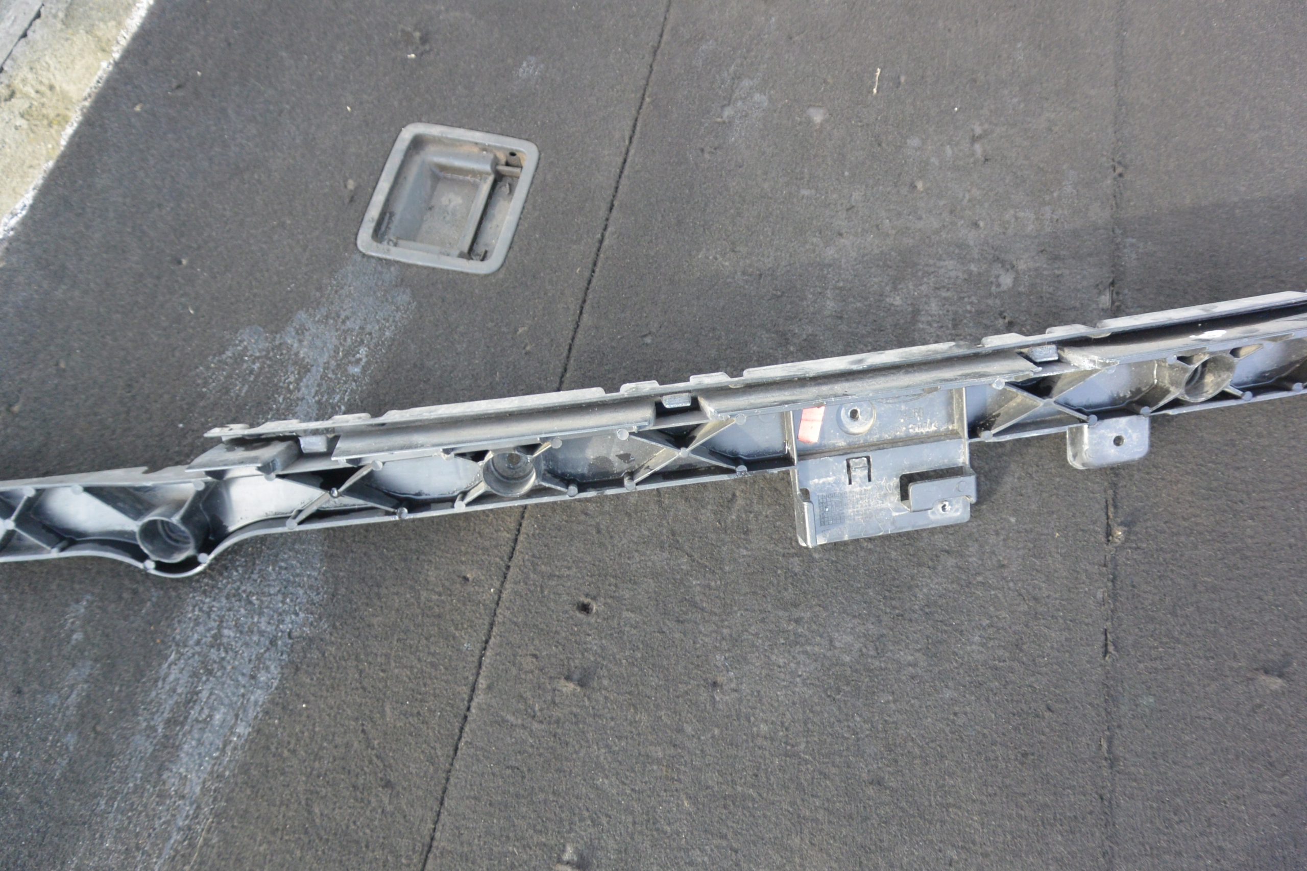 bumper bracket rear part central MASERATI GHIBLI III