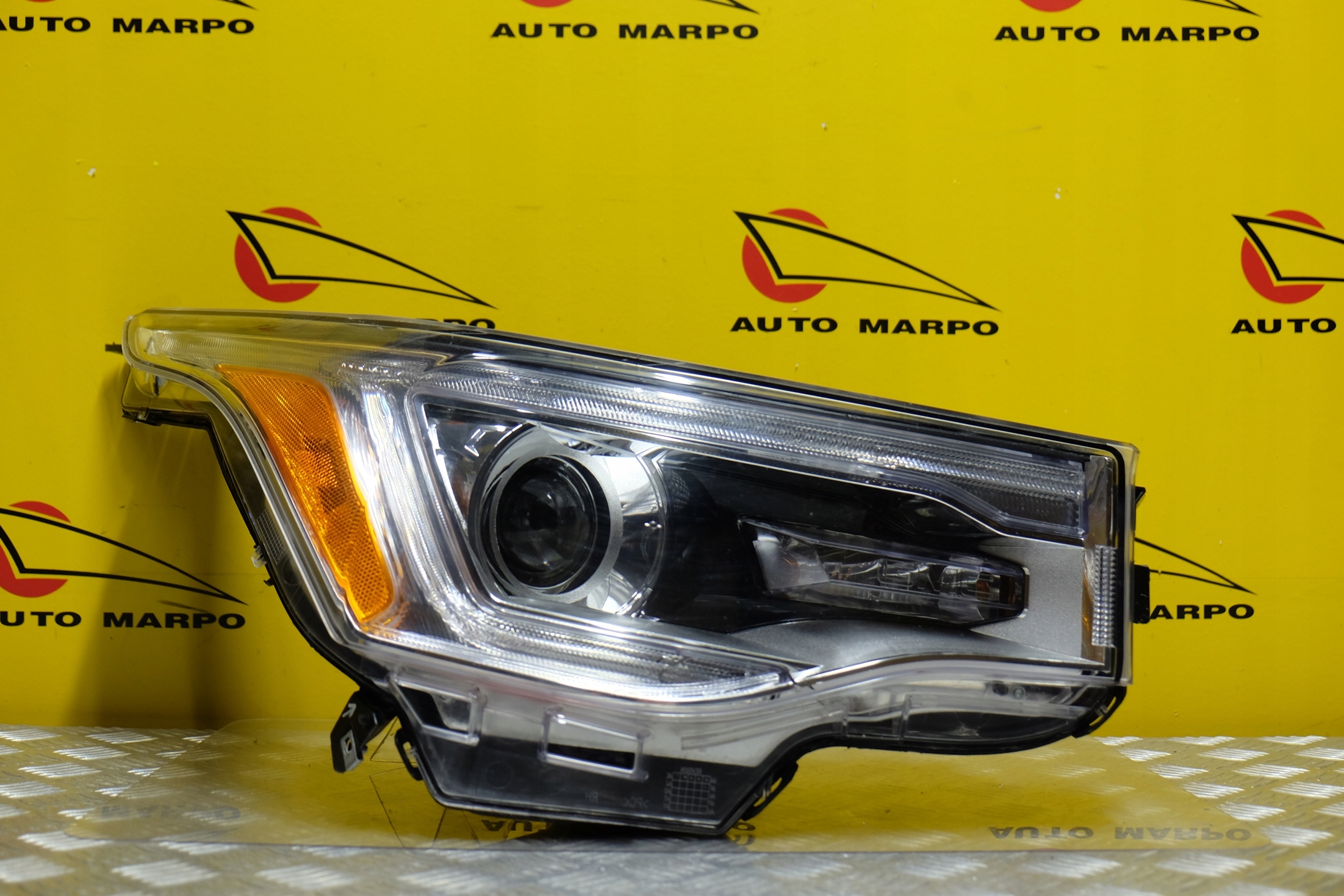 GMC ACADIA 2017- REFLEKTOR LAMPA XENON R LED USA Producent części Chevrolet OE