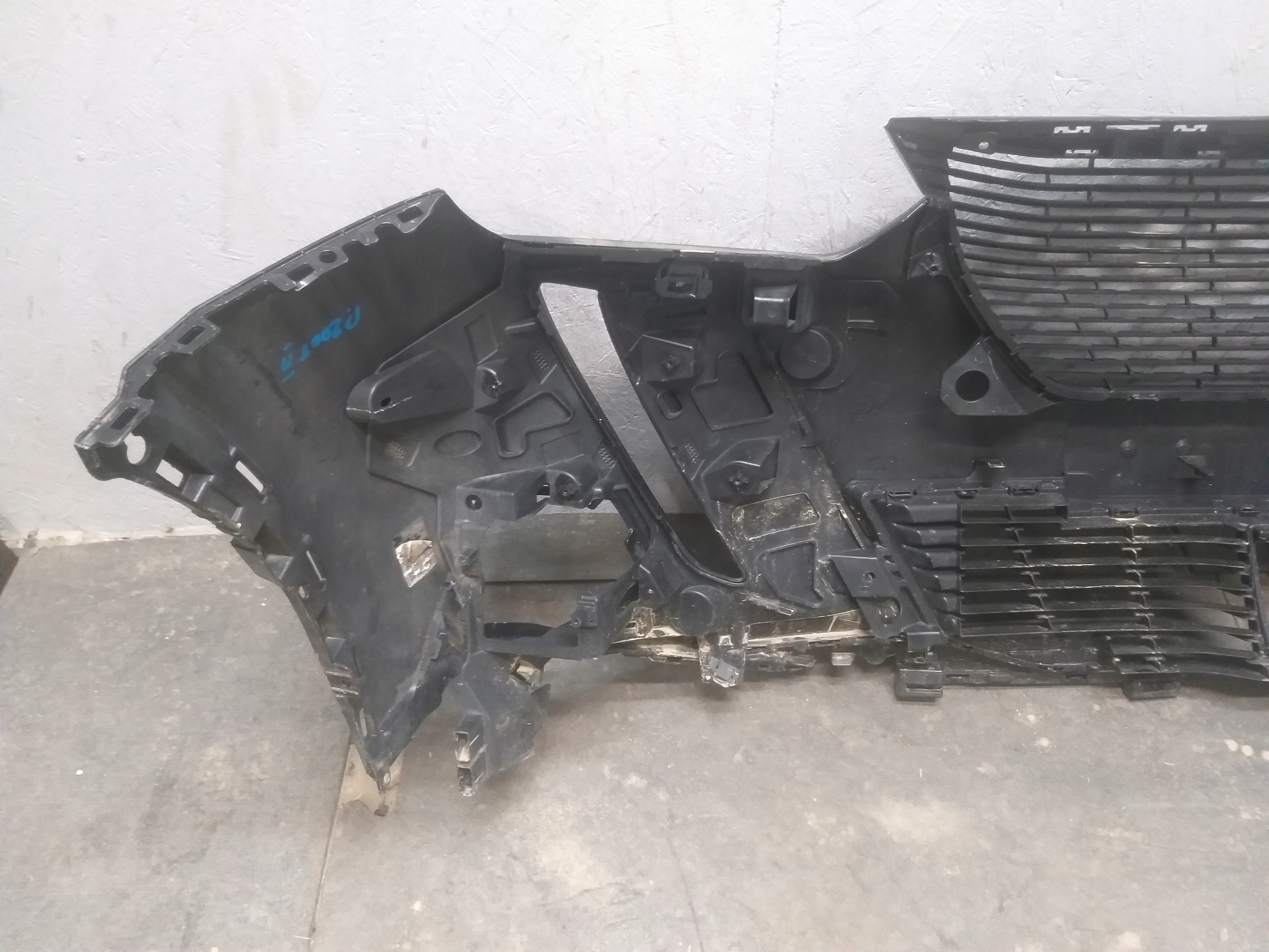 bumper front PEUGEOT 2008 II 2 19