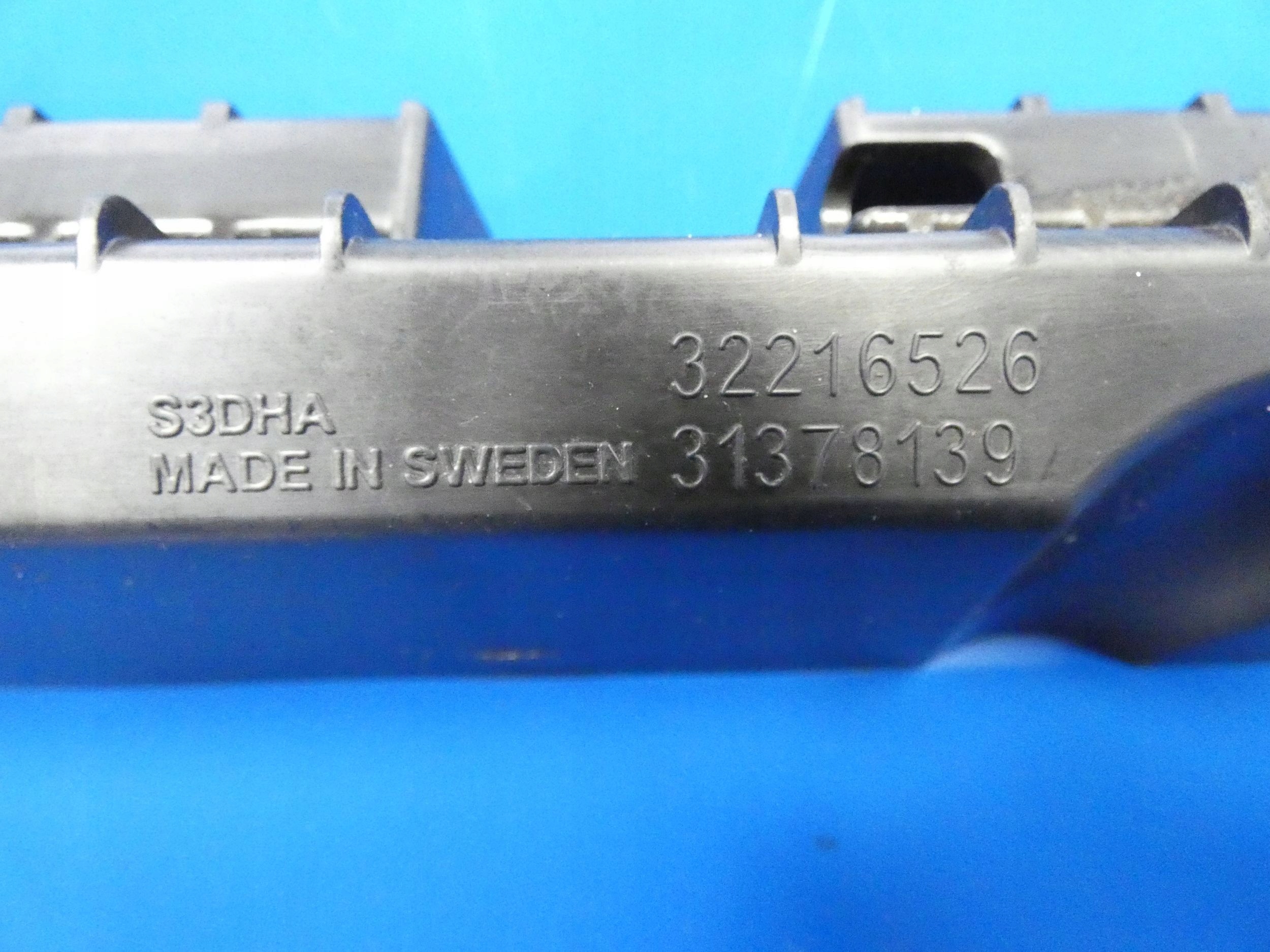 Volvo XC90 II support holder mouldings PROGOWEJ right rear part