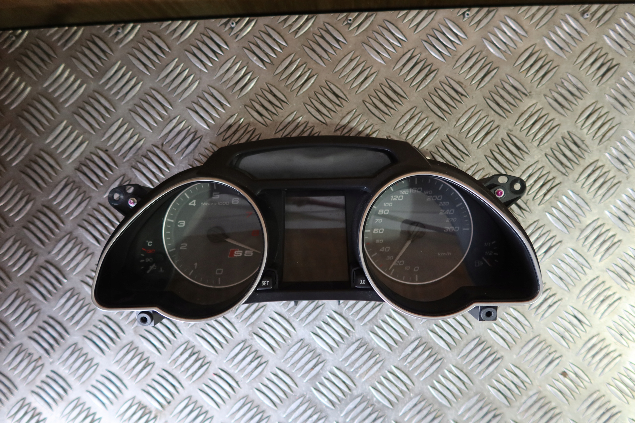 Audi A5 8T0920931B Screen Kombiinstrument Tacho - Thumbnail 1