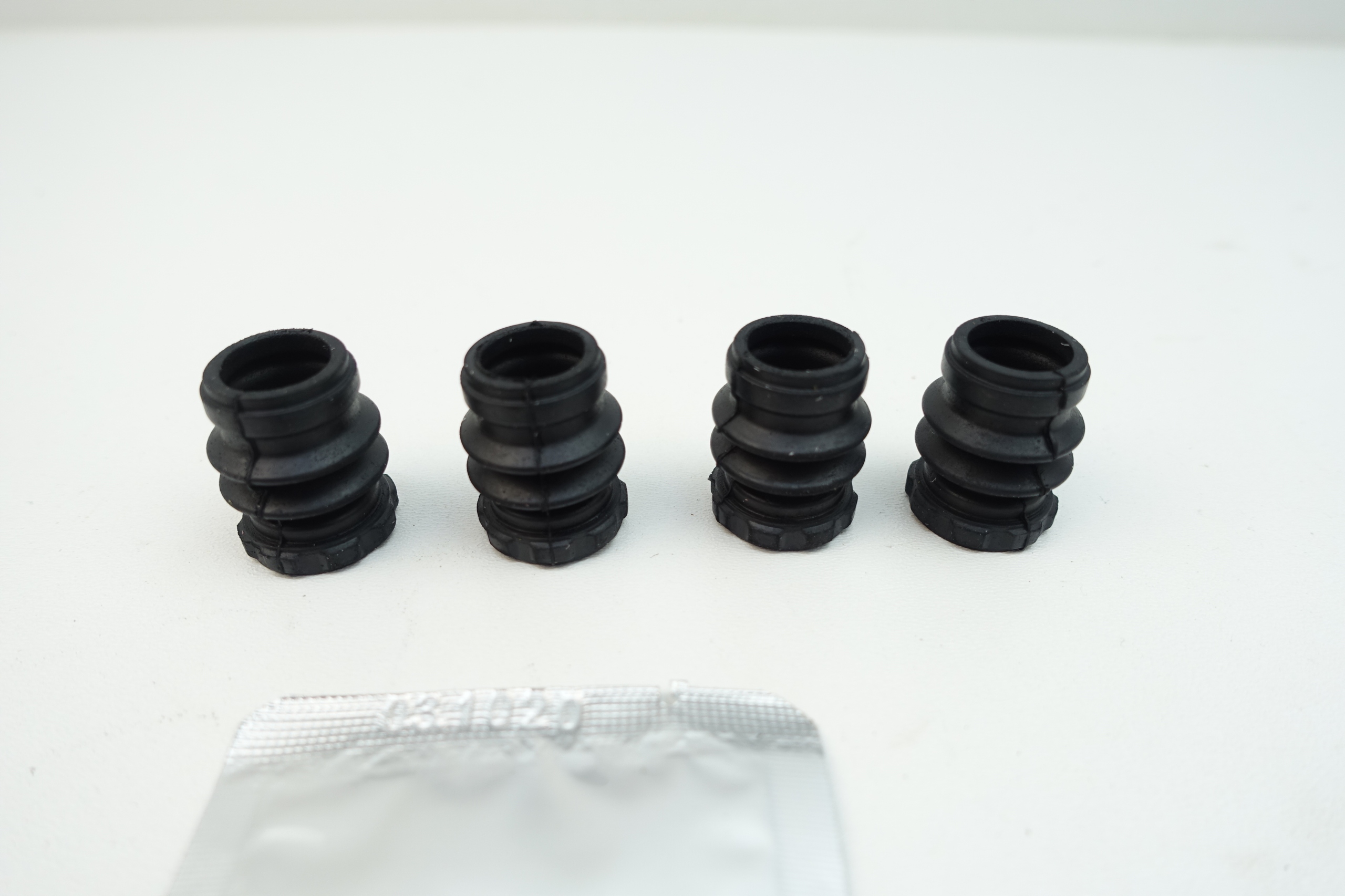 TRW ZESTAW MONTAŻOWY KLOCKÓW SUBARU FORESTER Producent części TRW