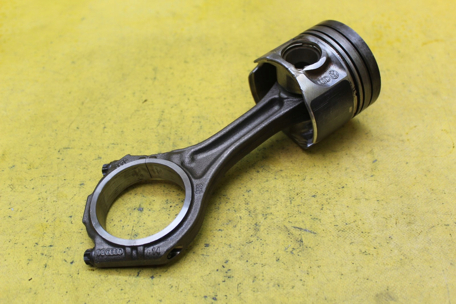 Поршень шатун кривошип 057D 4.2 TDI A8 D3 BVN