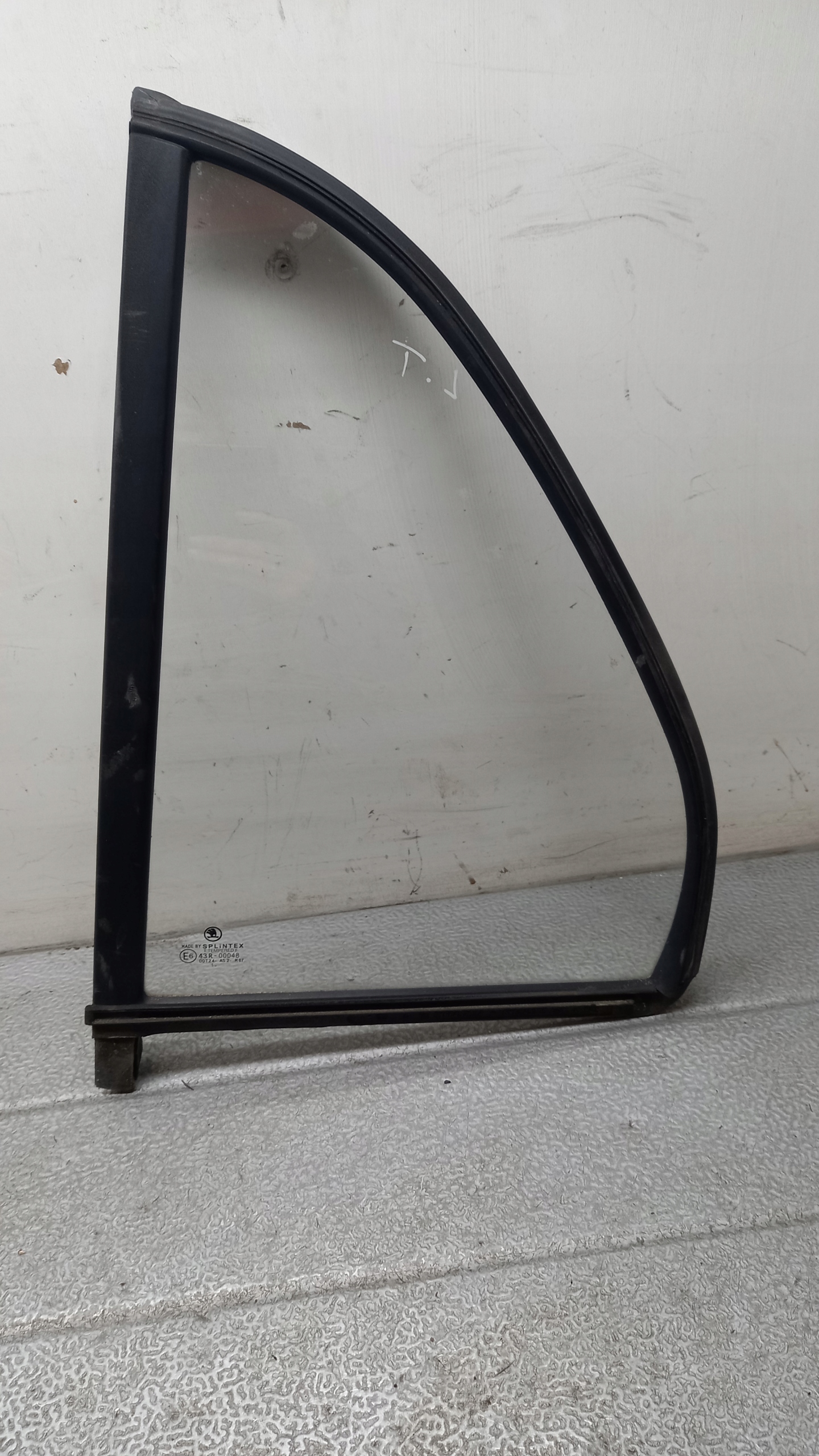 SZYBA LEWA TYŁ TRÓJKĄT SKODA FABIA I 02R