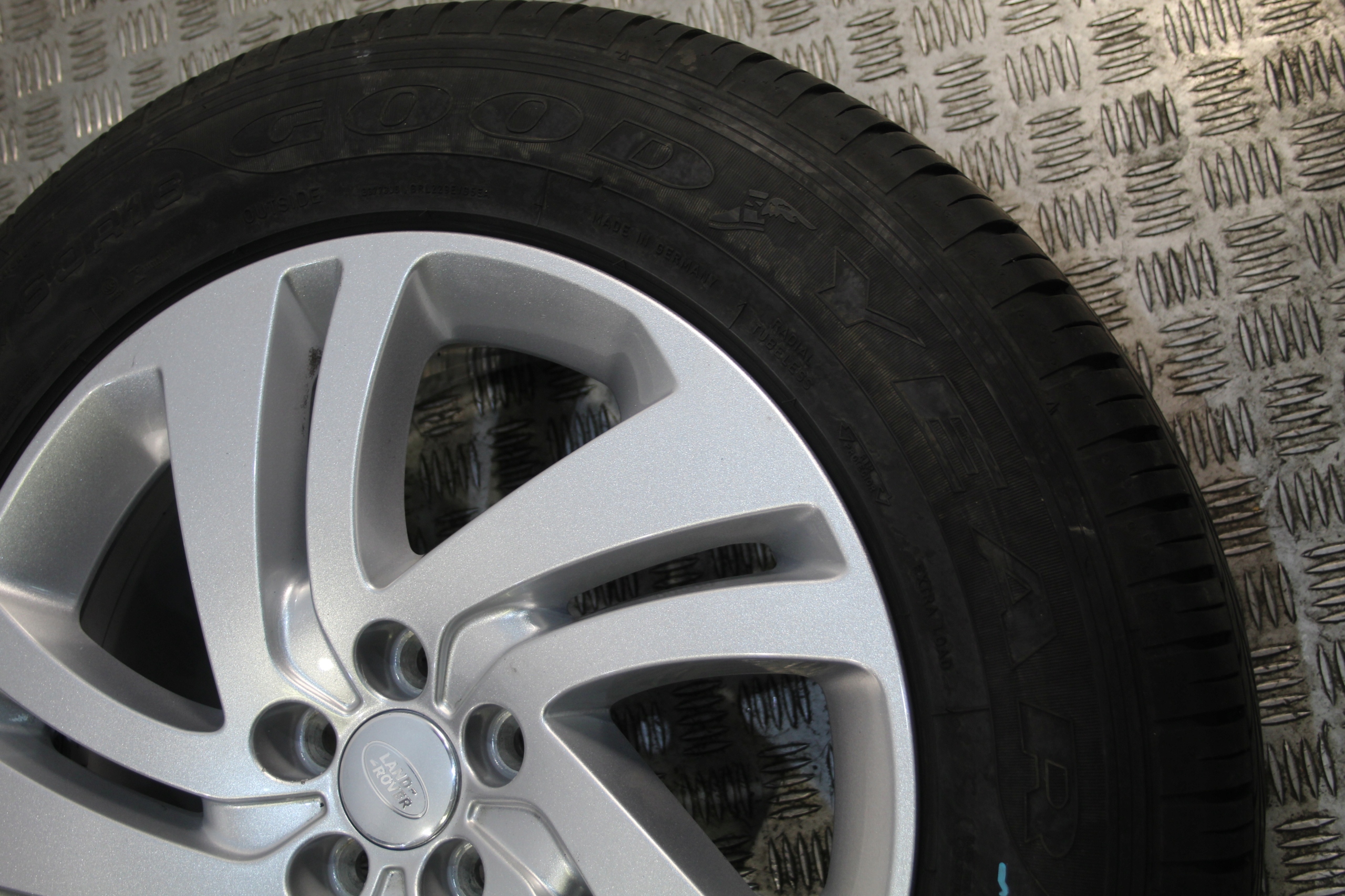 wheels discs disc 235/60 R18 EVOQUE II 2 L551