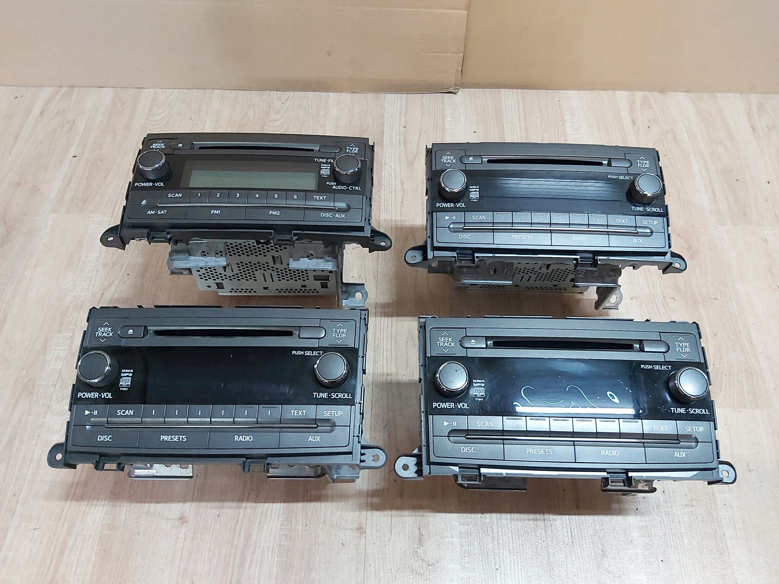 86120-08280 - TOYOTA SIENNA радіо CD оригінал