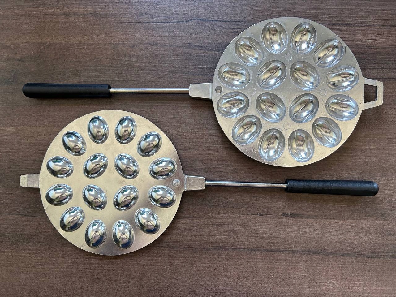 FORMA DO PIECZENIA CIASTEK ORZESZKÓW OPIEKACZ NA ORZESZKI 16szt #70APT Kolor dominujący srebrny/szary