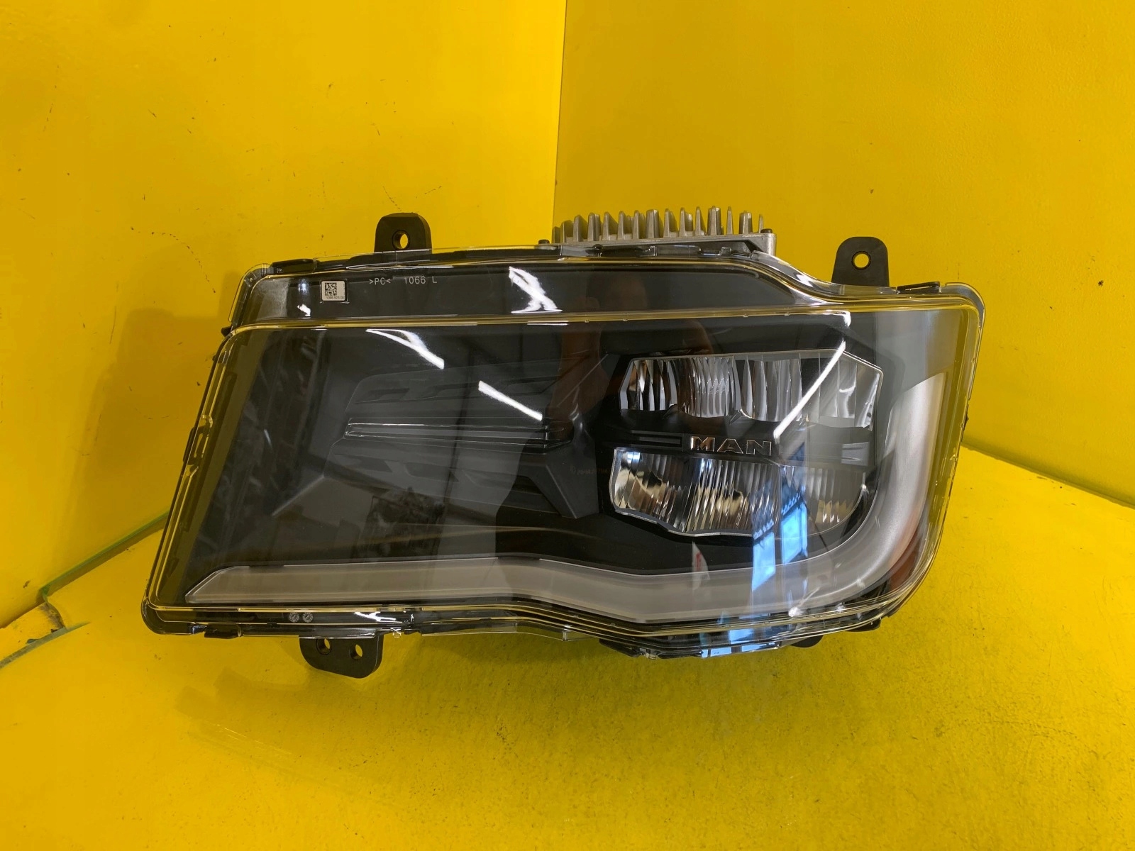 light left MAN TGX TGE TGS FULL LED 81251016861