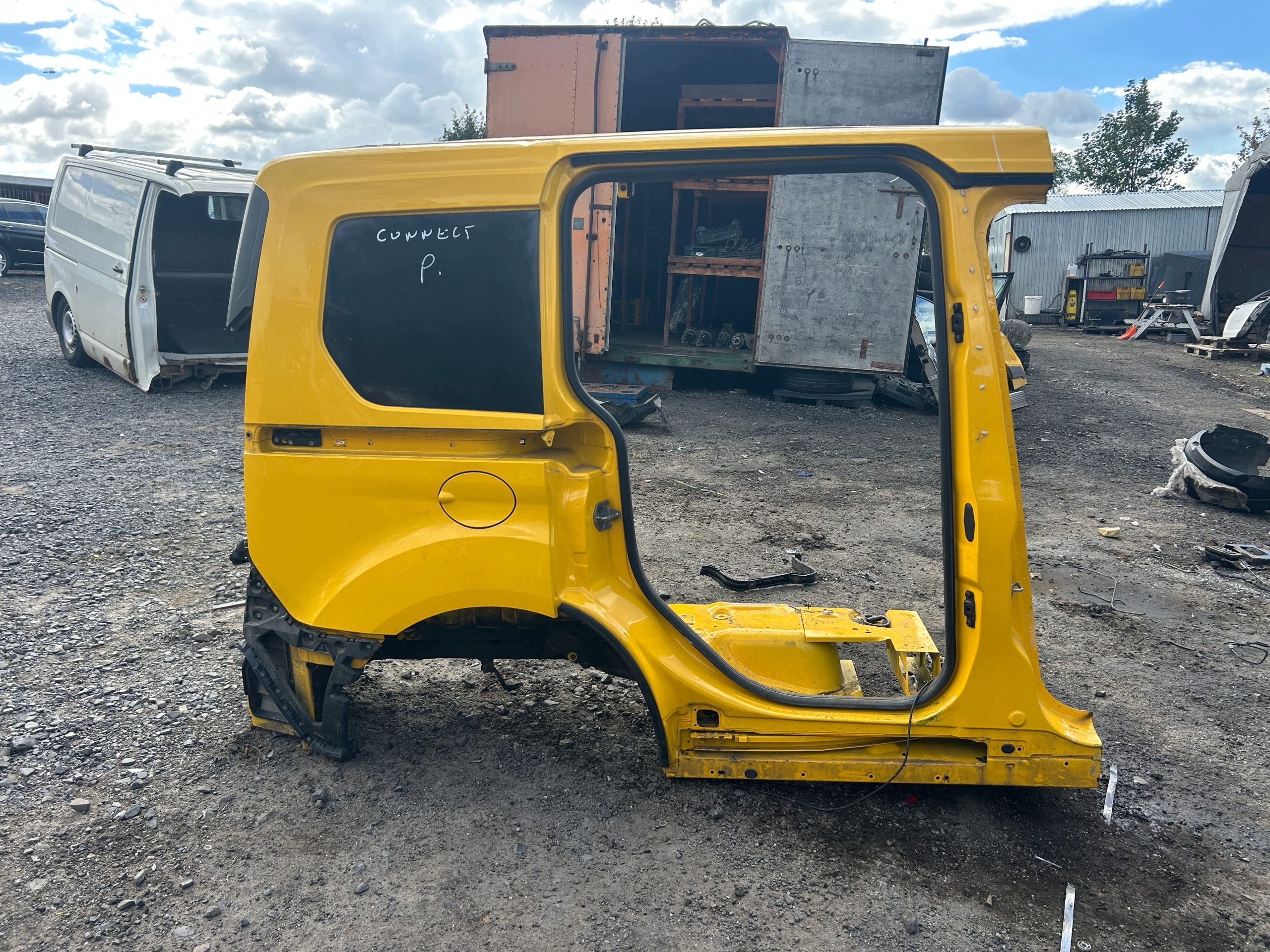 FORD TRANSIT CONNECT MK2 fender rear right