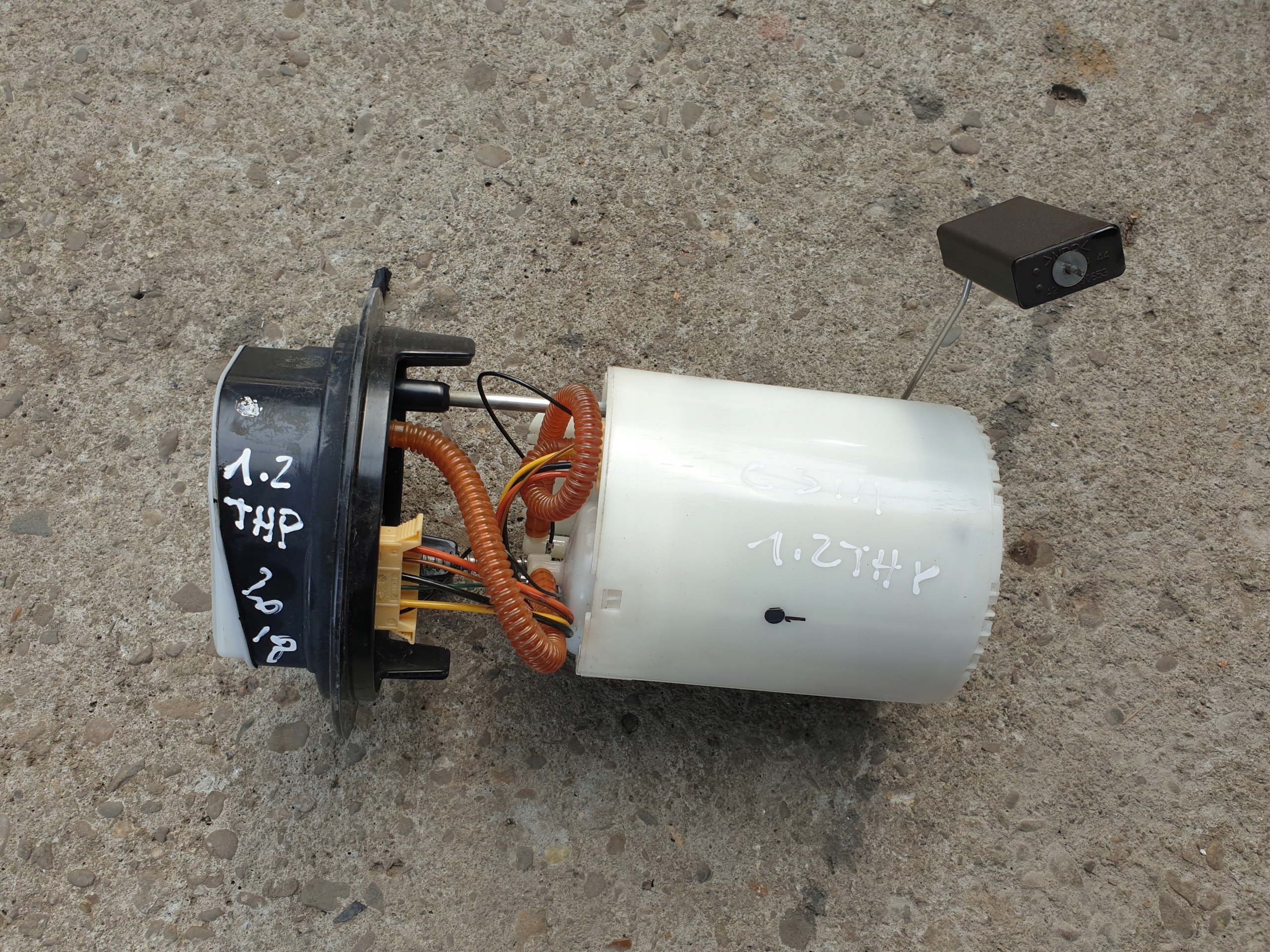 feed pump CITROEN C3 III 1.2 THP 9815894780