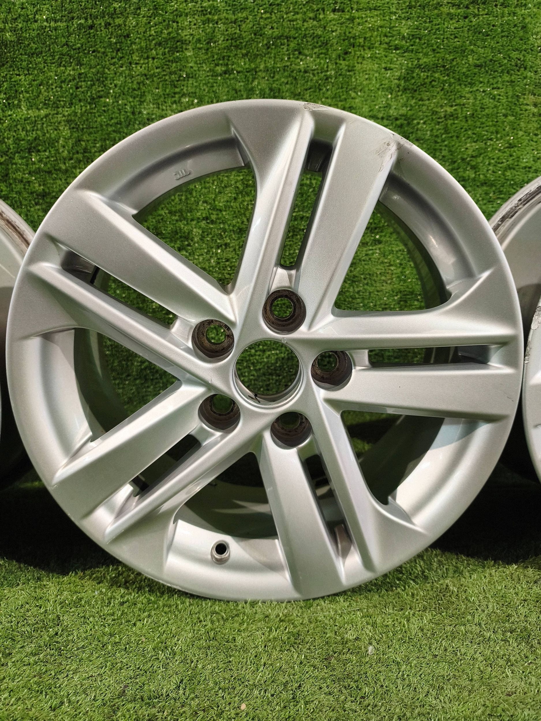 disk TOYOTA AURIS 16" x 7J ET 40 NR.402