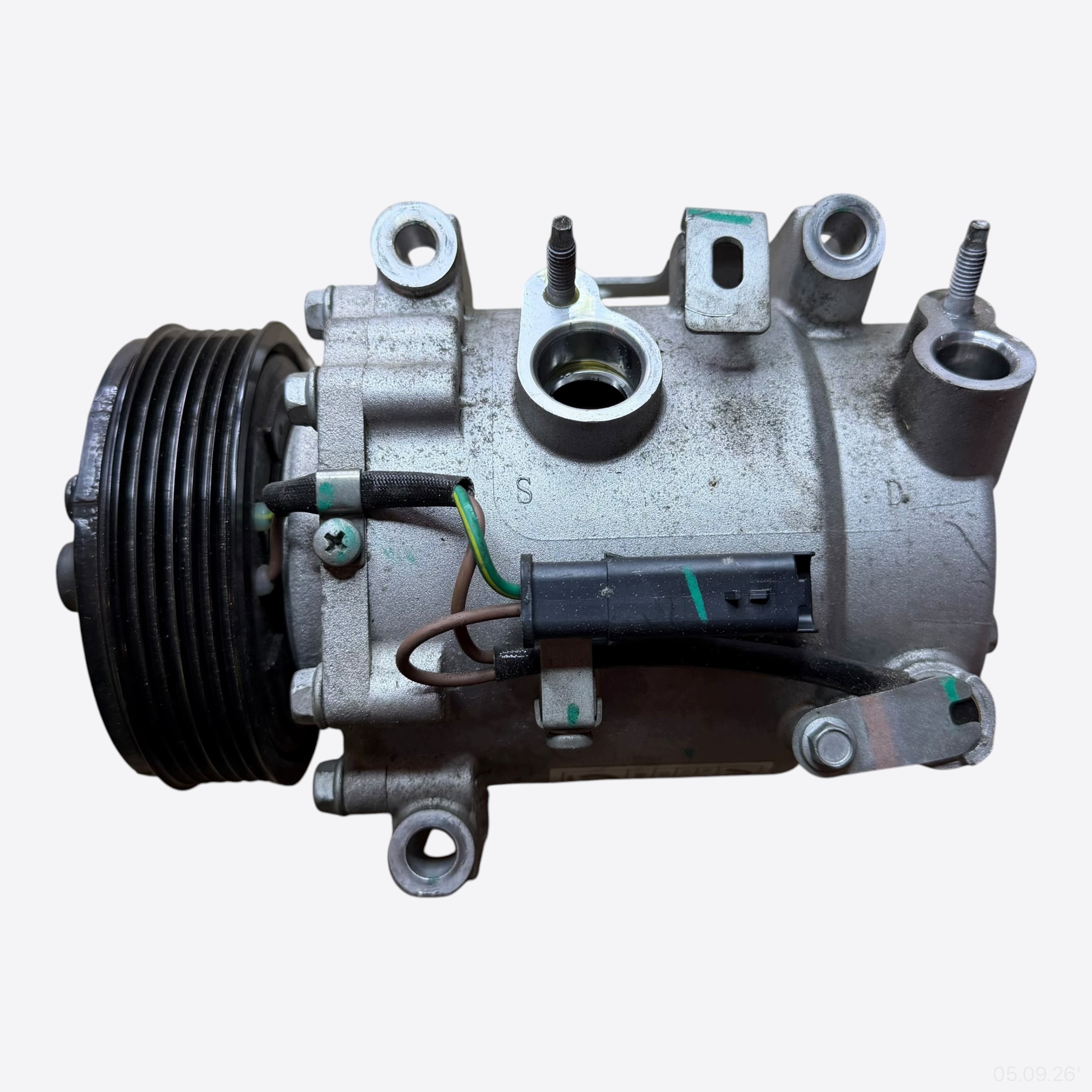 compressor compressor; pump of the air conditioning CITROEN C4 III 9850433280