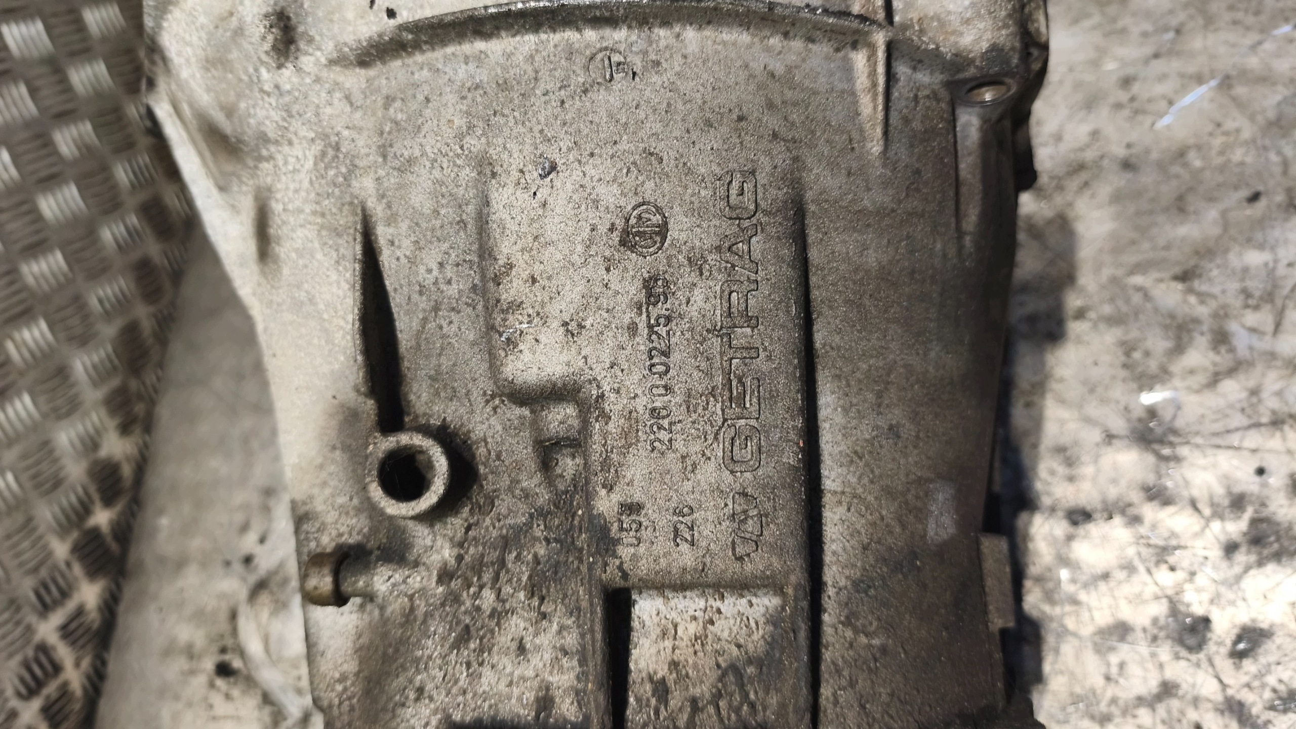 getriebe BMW E39 520i 220022598