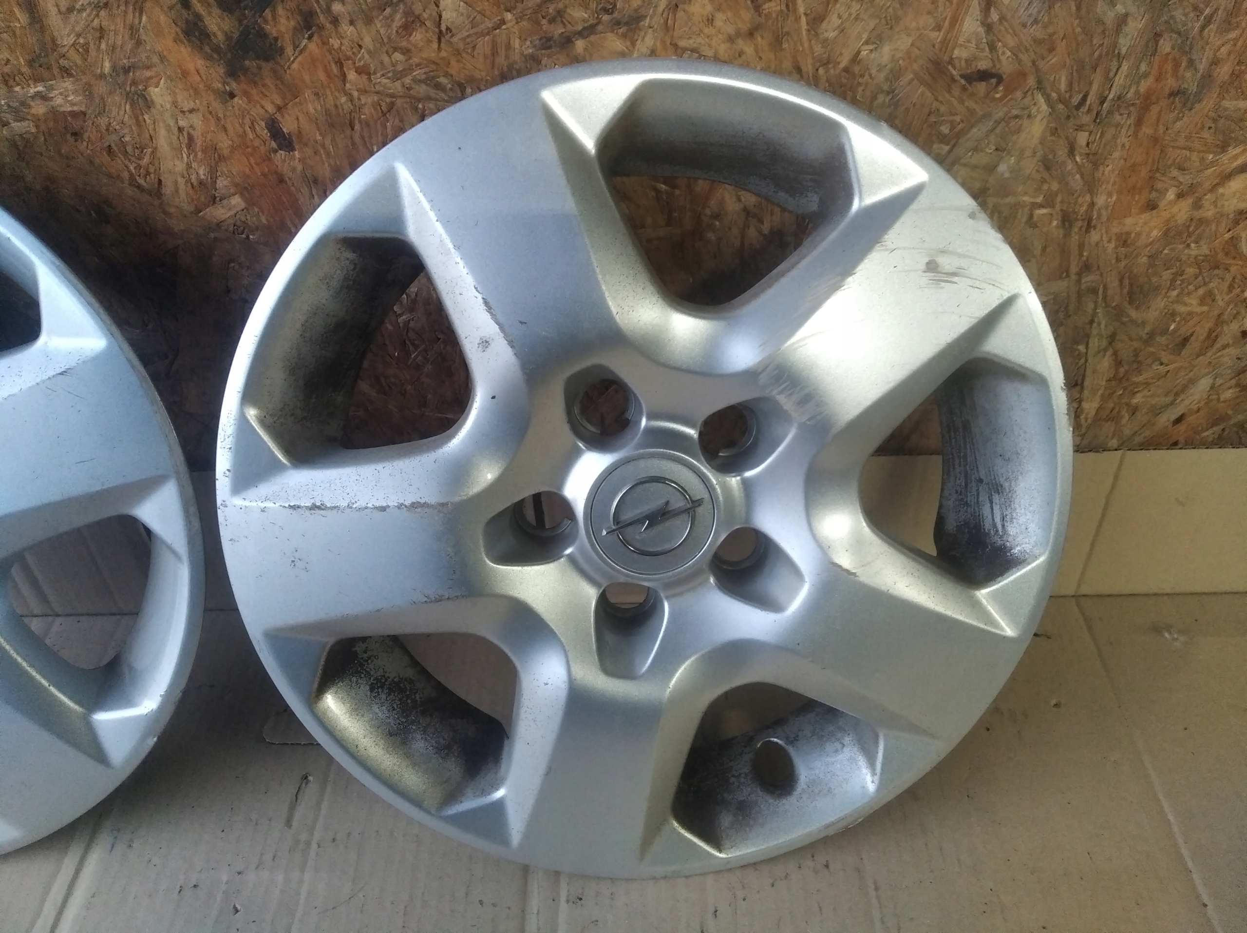 KOŁPAK OPEL R15 13209018