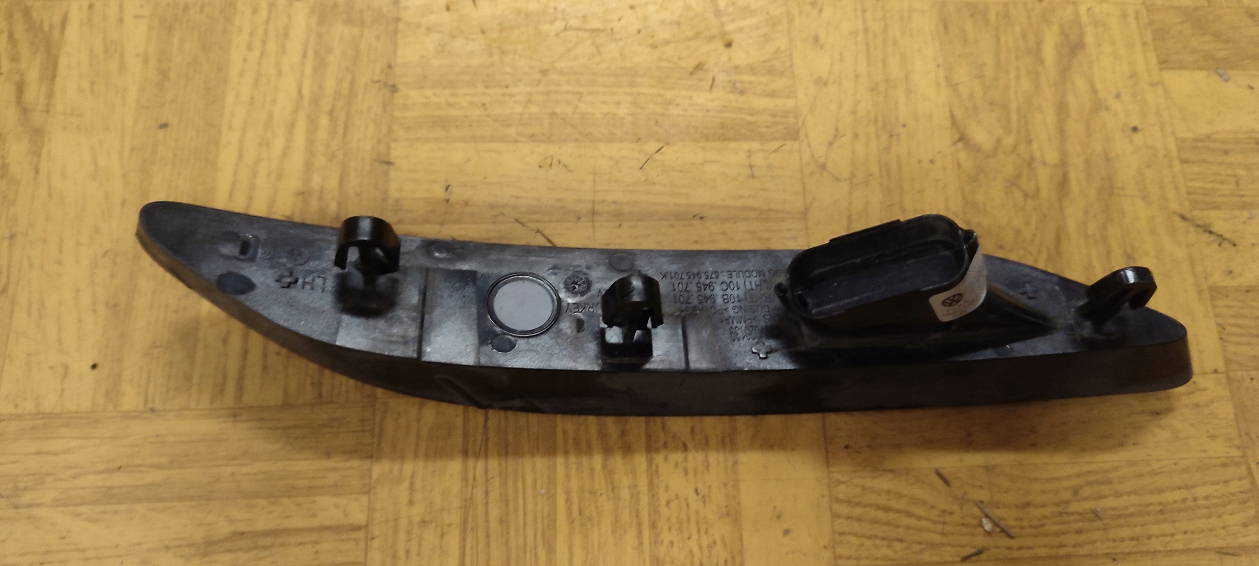 Odblask der Stoßstange hinten links VOLKSWAGEN ID.3 E11 Pro 10C945701