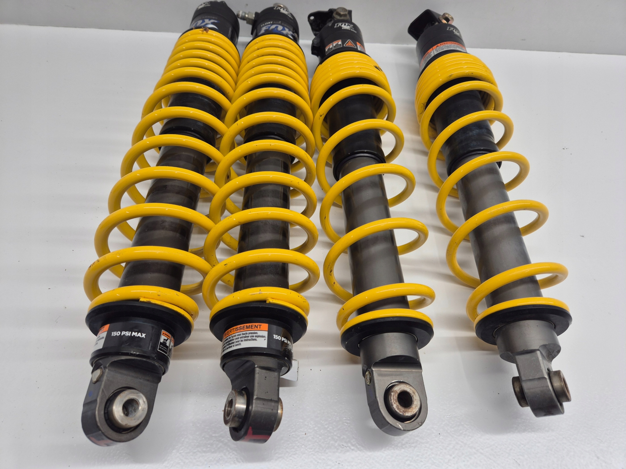 Can-Am Outlander 800 (12) AMORTYZATORY FOX KOMPLET