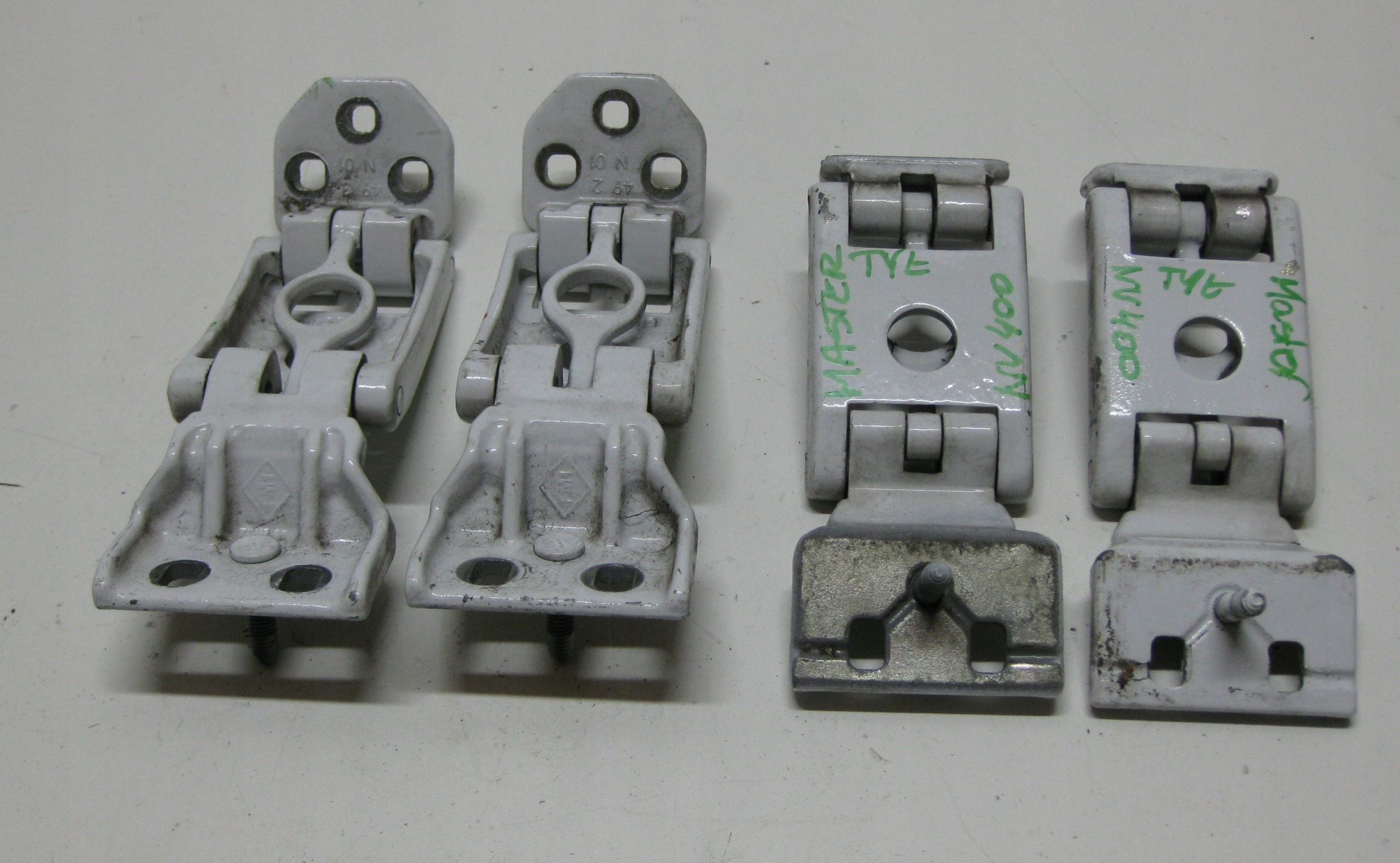 RENAULT MASTER 2.3DCI hinge door rear part left right 844009783R