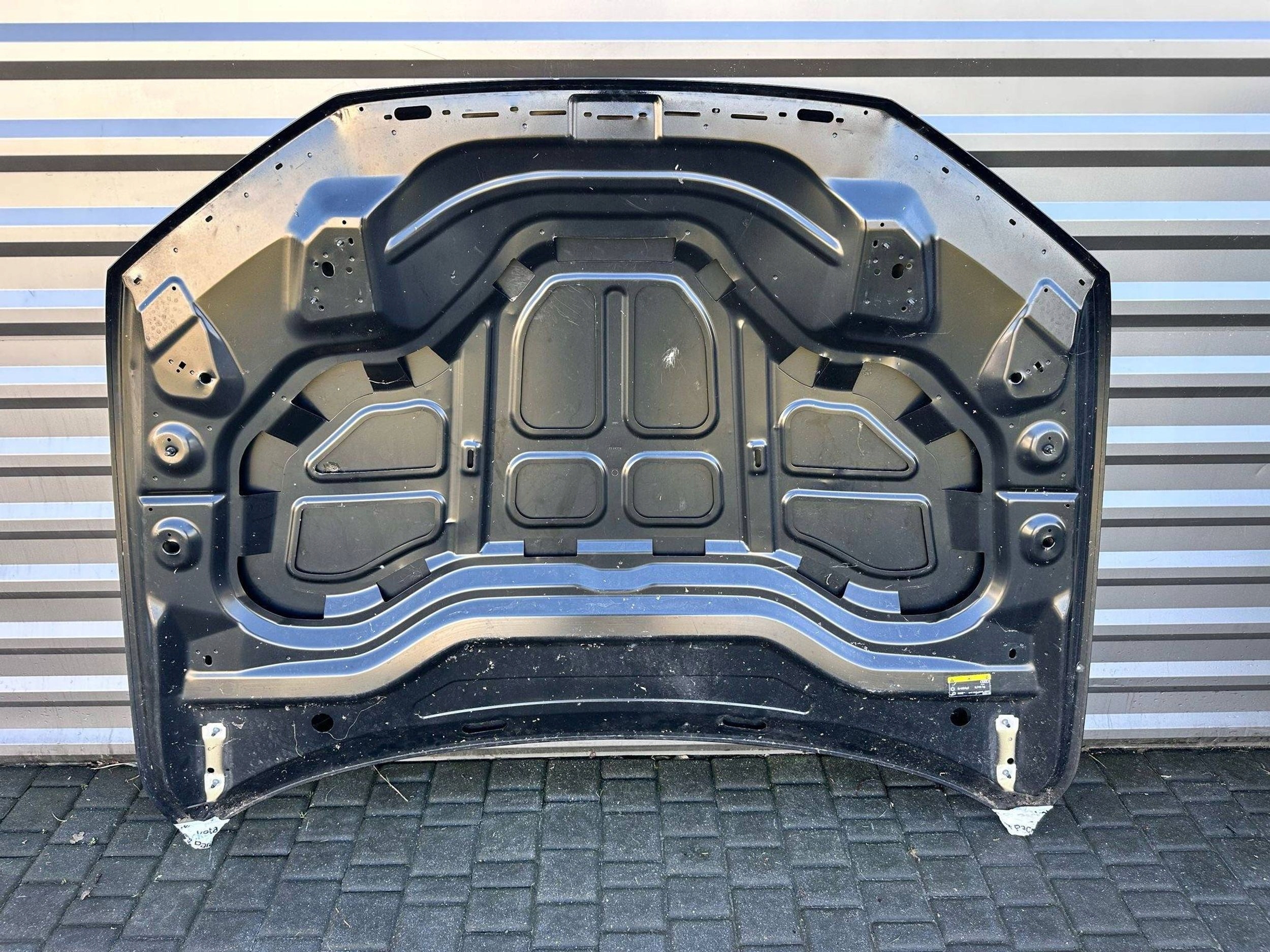 Audi e-tron MASKA POKRYWA SILNIKA Producent części Audi OE