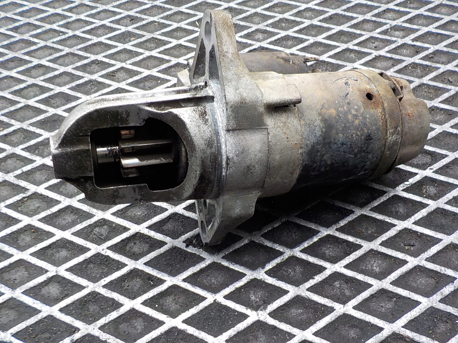SUBARU IMPREZA II (GD) starter M000T30471