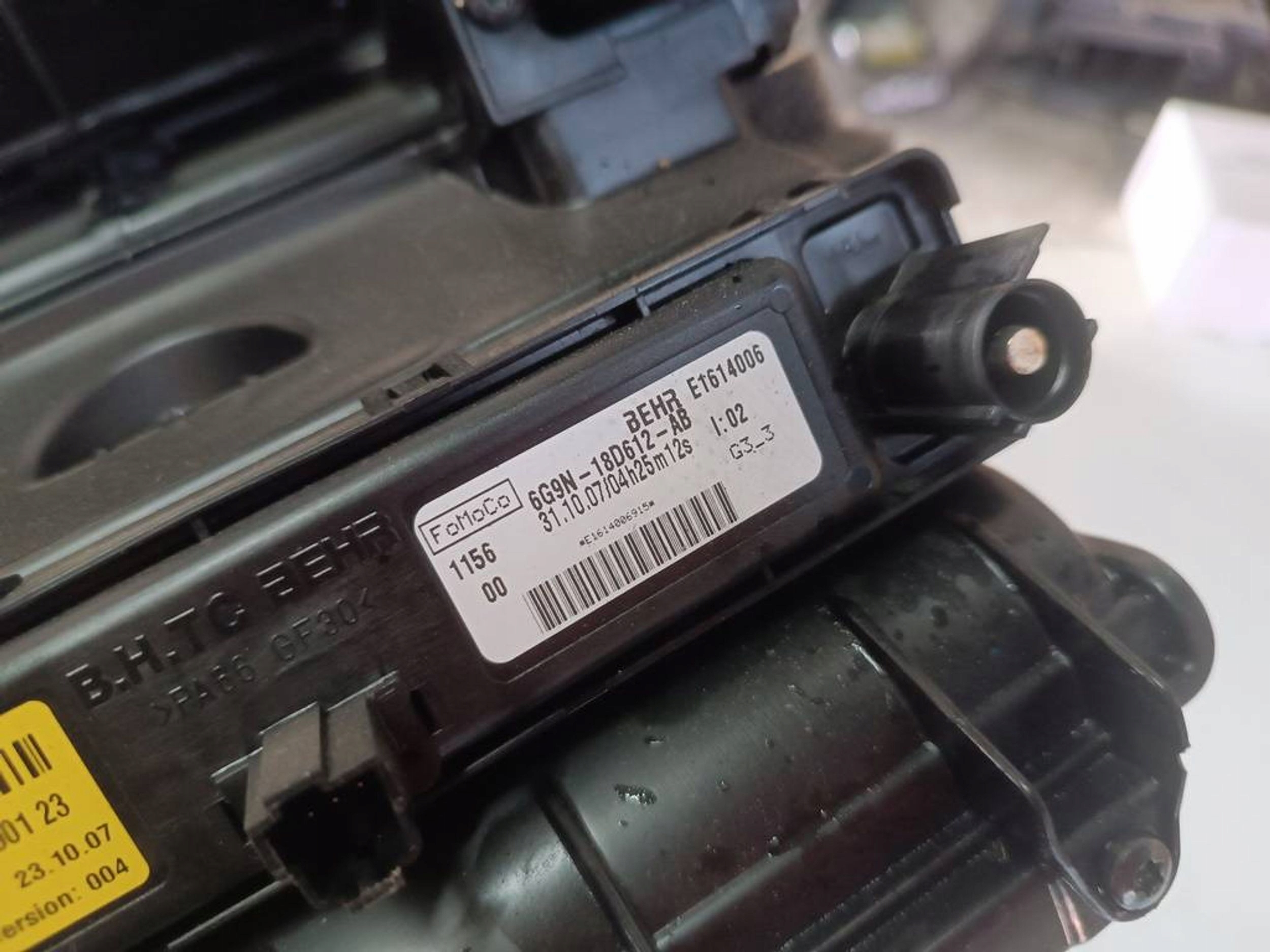 volvo XC70 II 2009 V70 III радиатор отопителя европа