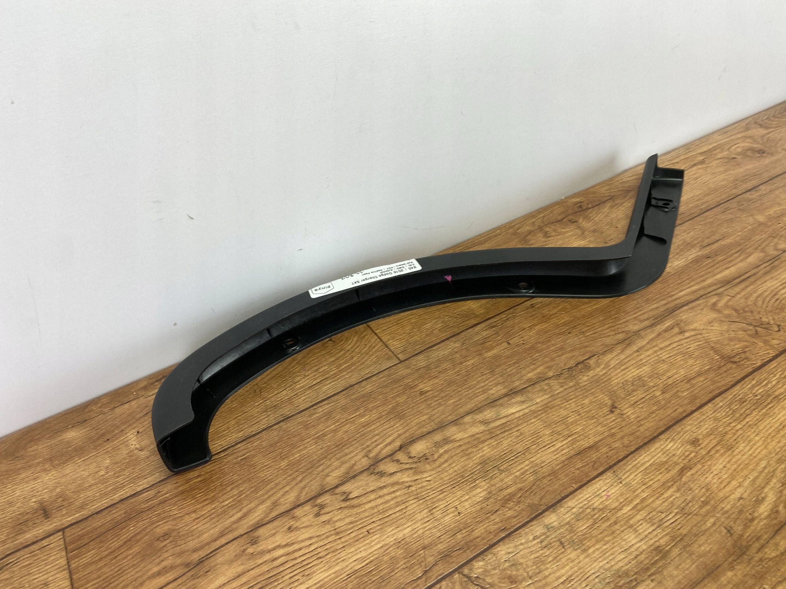 cover of a hinge boot left Dodge Charger 2015+