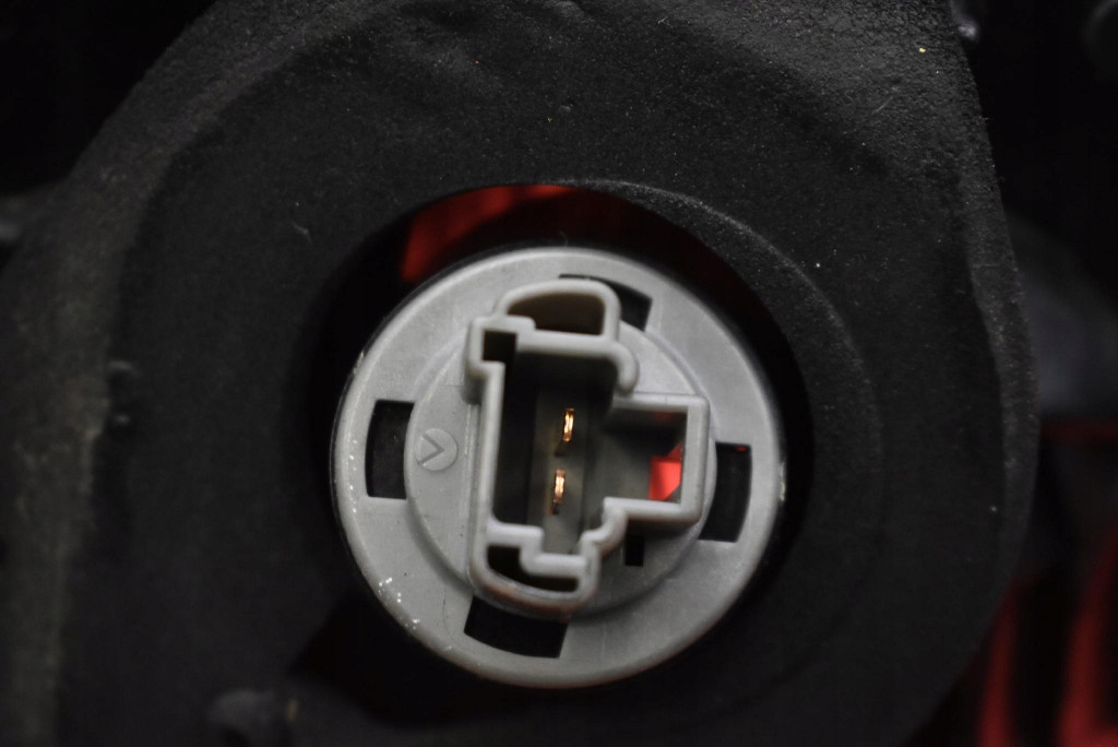 фонарь правый CITROEN C-CROSSER 07-13