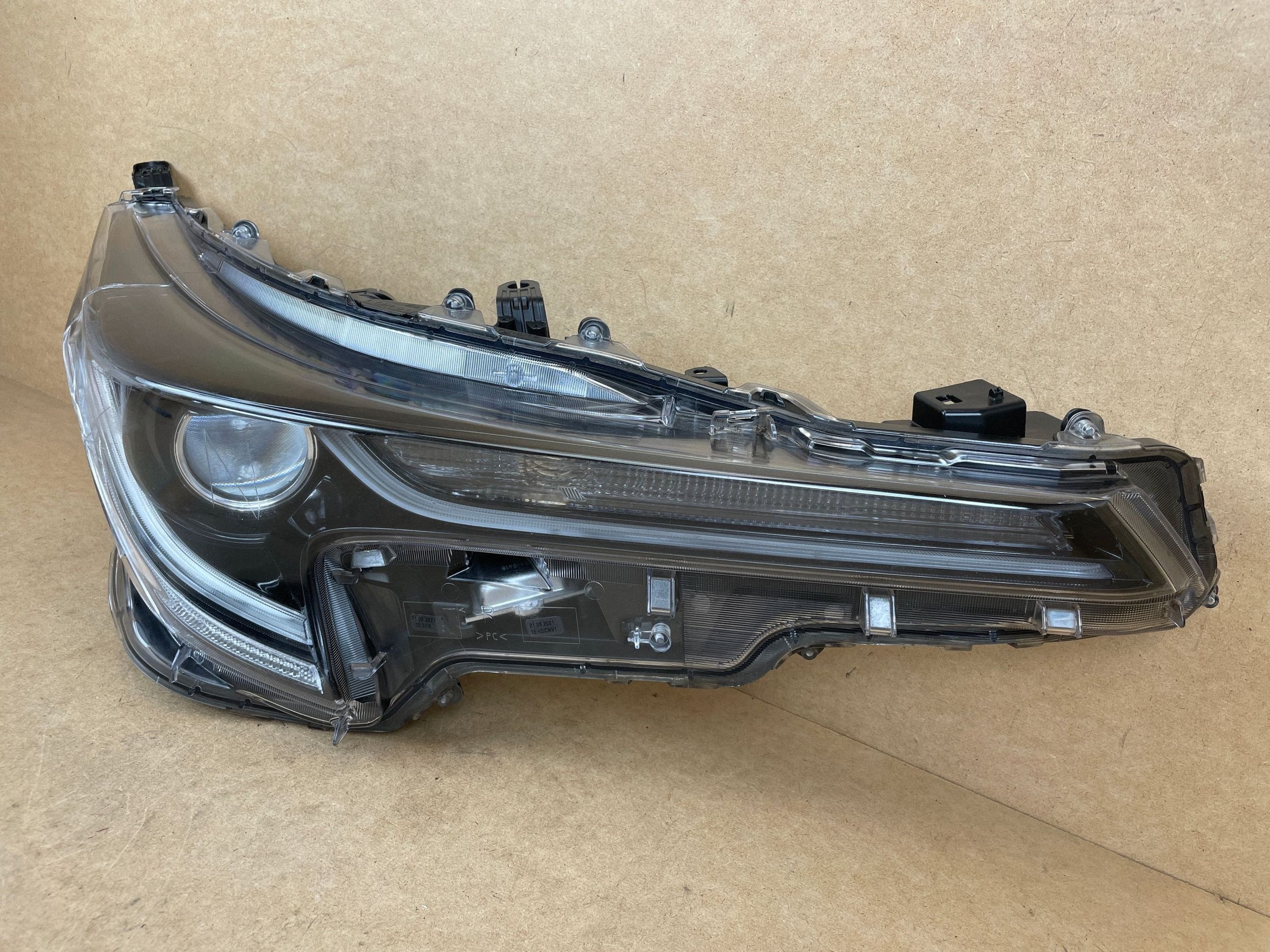 light front right FULL LED lens TOYOTA COROLLA XII E21 HB KOMBI 19-22