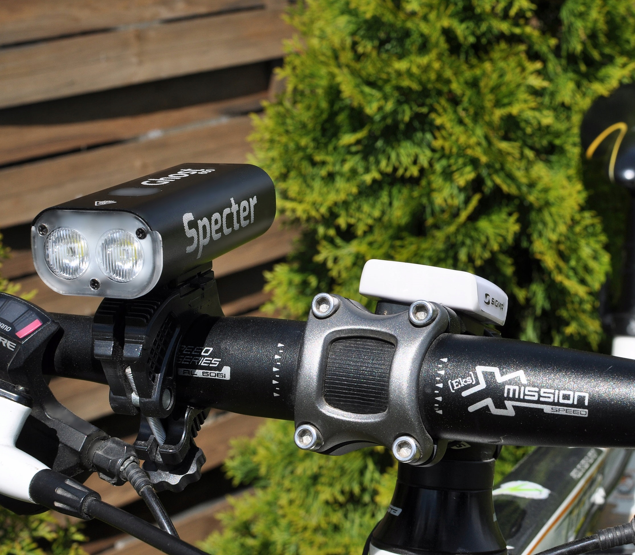 Zestaw Oświetlenie rowerowe Specter GHOST650 AQY USB typ C lampka rowerowa Model Ghost 650