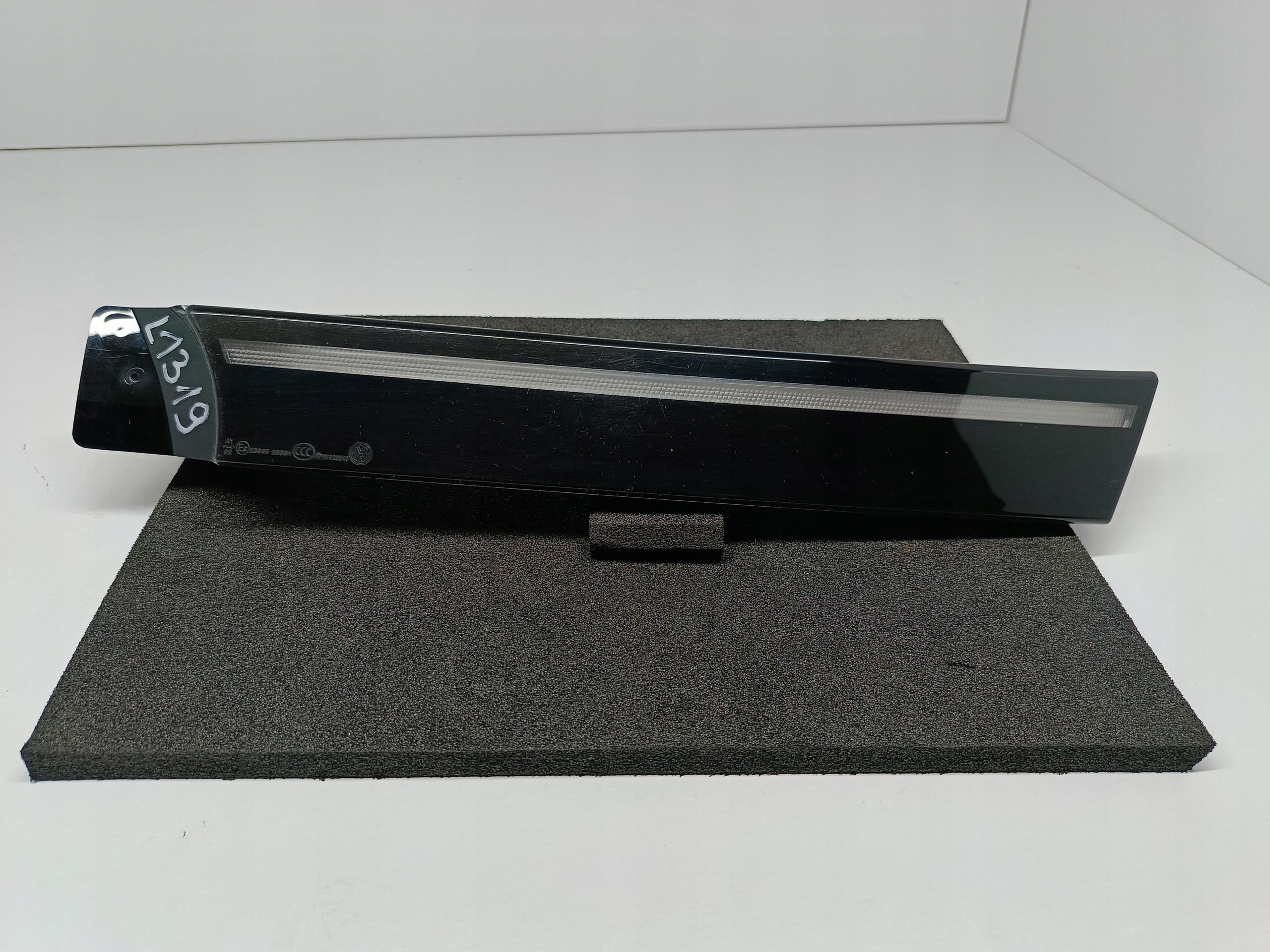 volkswagen id.4 ID4 19- молдинг свет решетки левый 11A941653