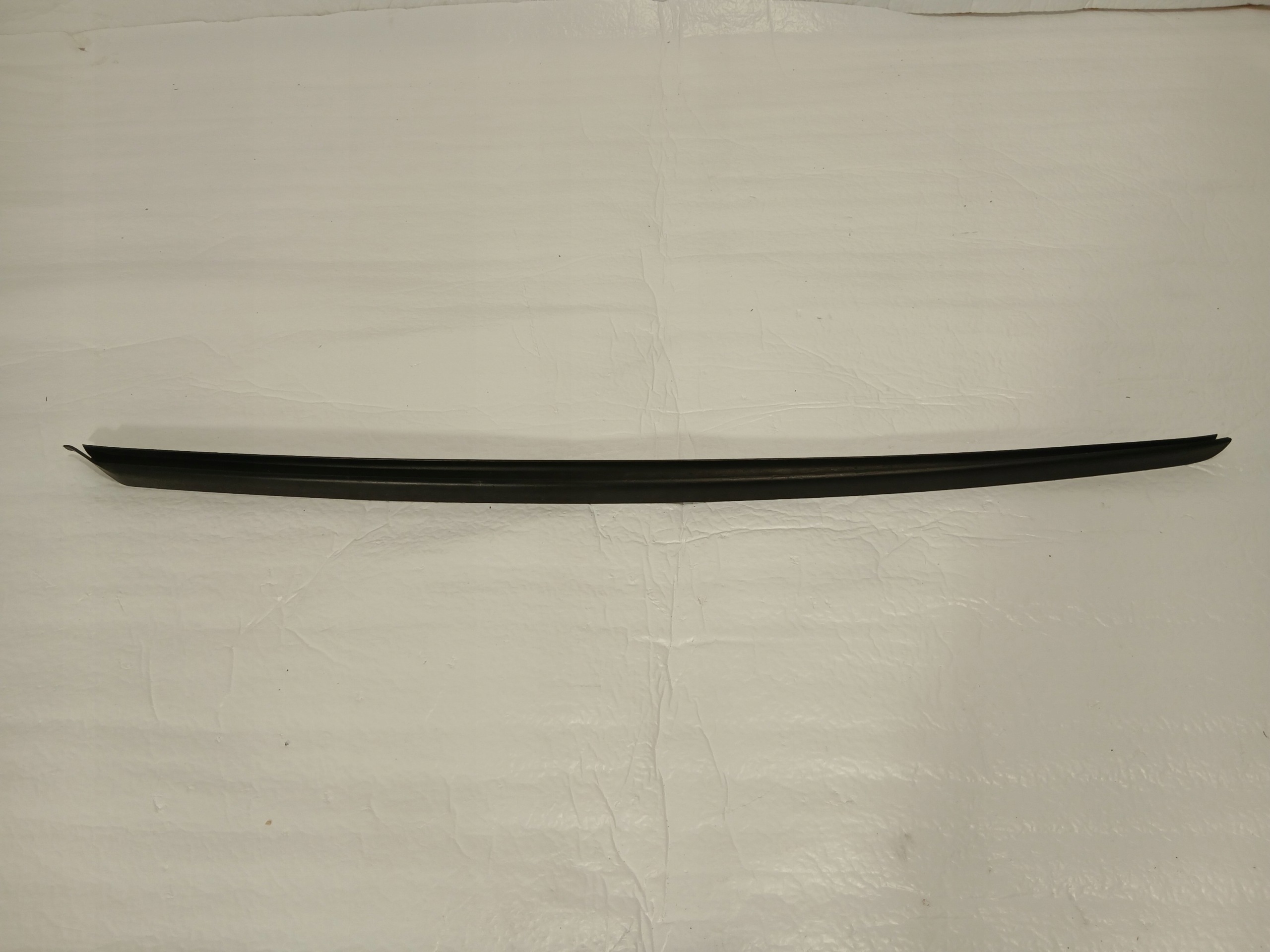 AUDI A4 B9 LIFT moulding windows CZOLOWEJ left 8W0854327C