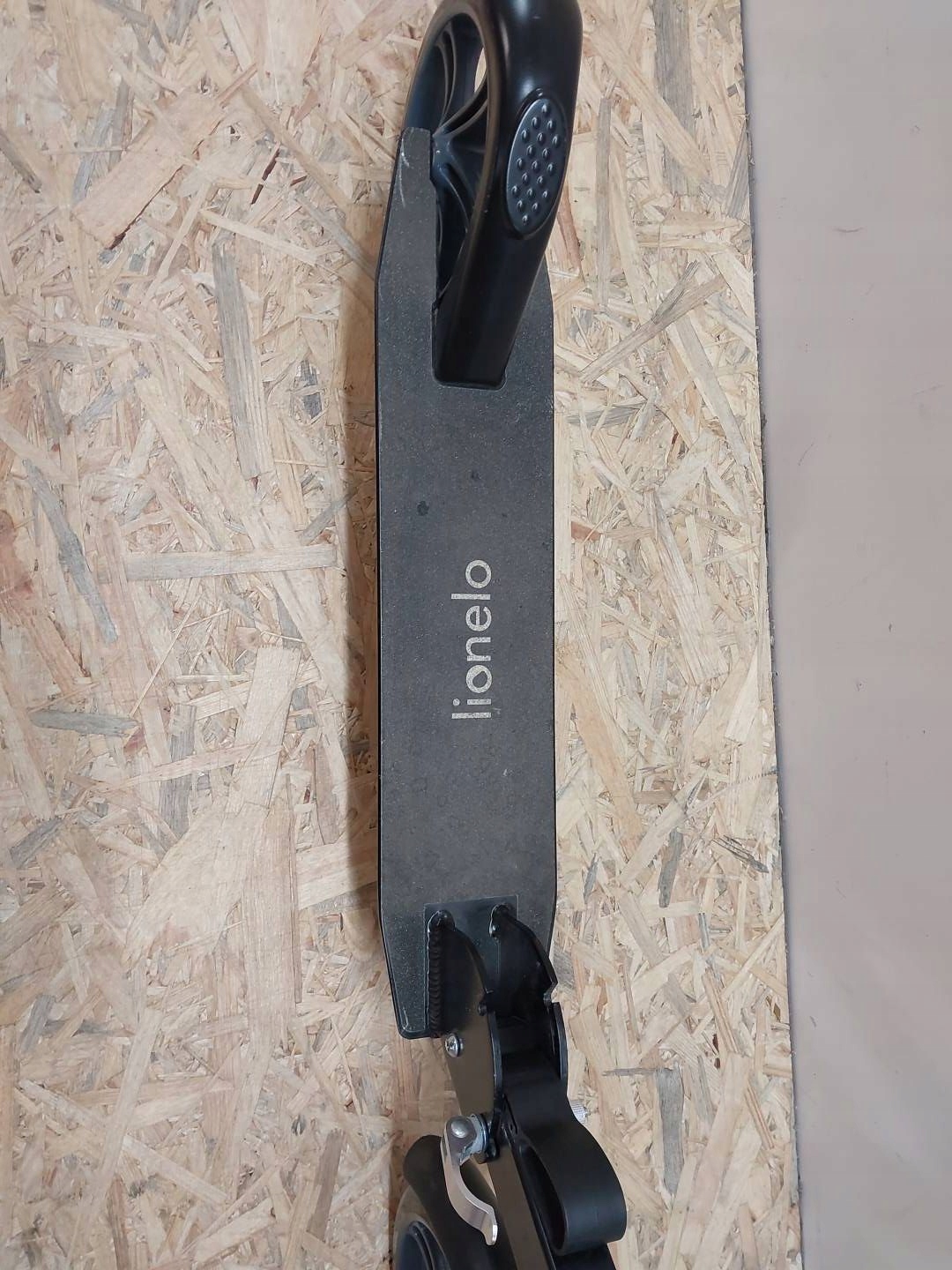 DUŻA HULAJNOGA SKŁADANA AMORTYZATOR LIONELO LUCA Liczba kół 2