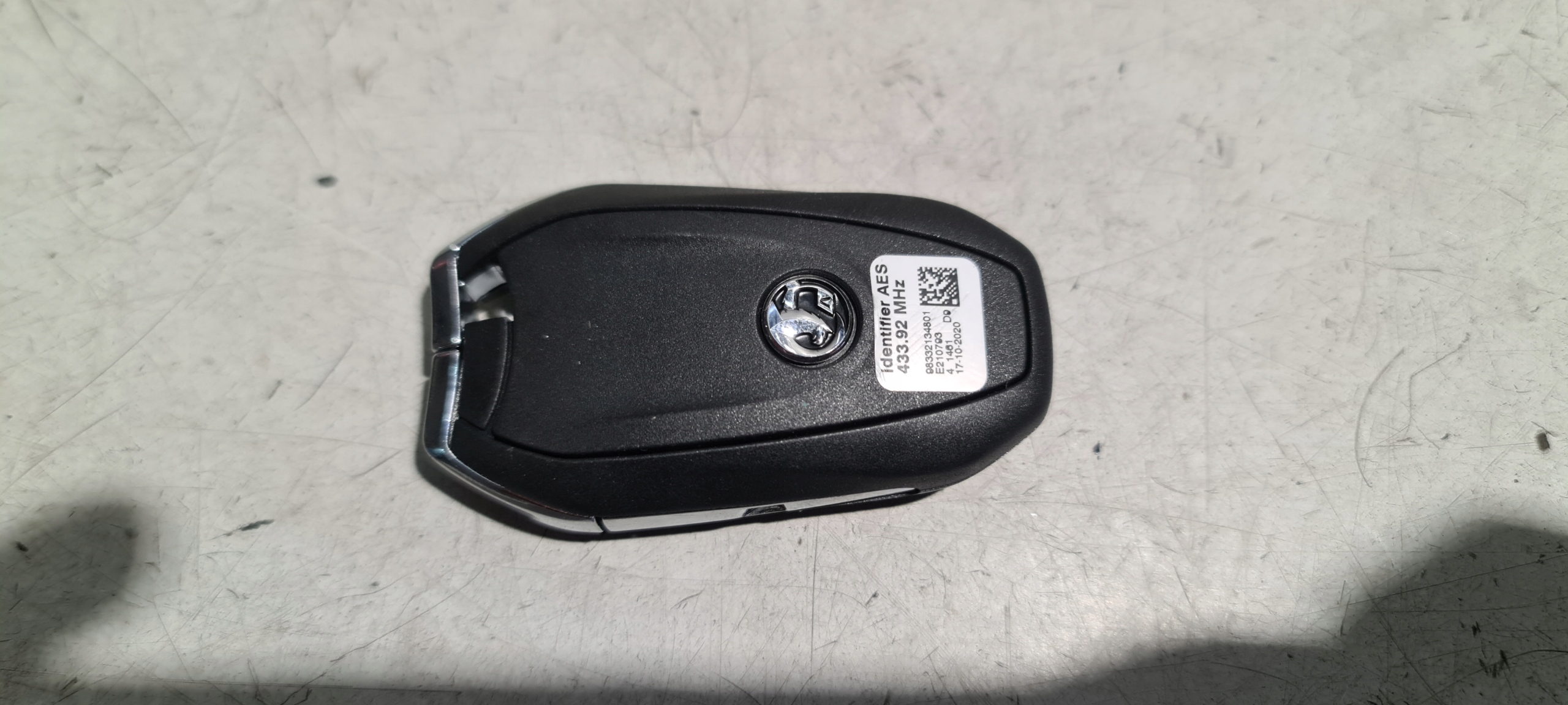 OPEL CORSA F KLUCZYK PILOT KEYLESS 2019- Typ samochodu Samochody osobowe