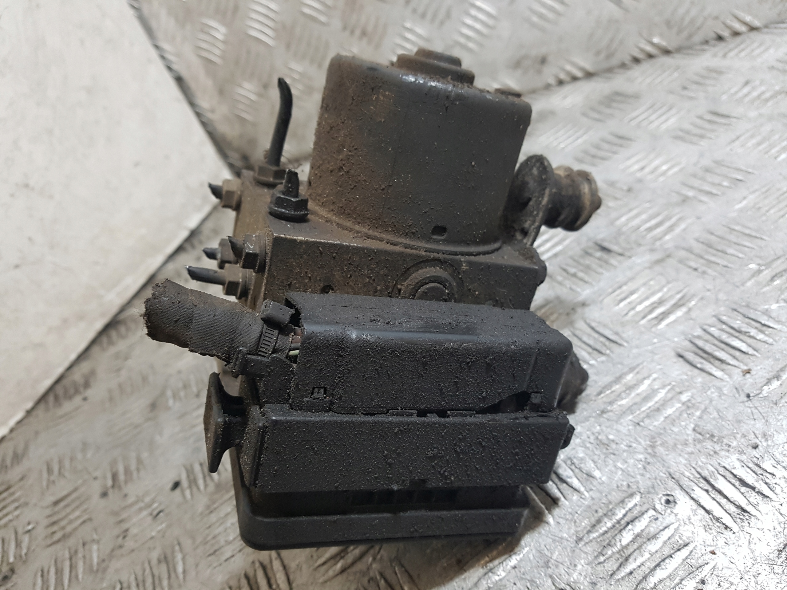 Pompa ABS VOLKSWAGEN GOLF 5 1.9 TDI 1K0907379Q