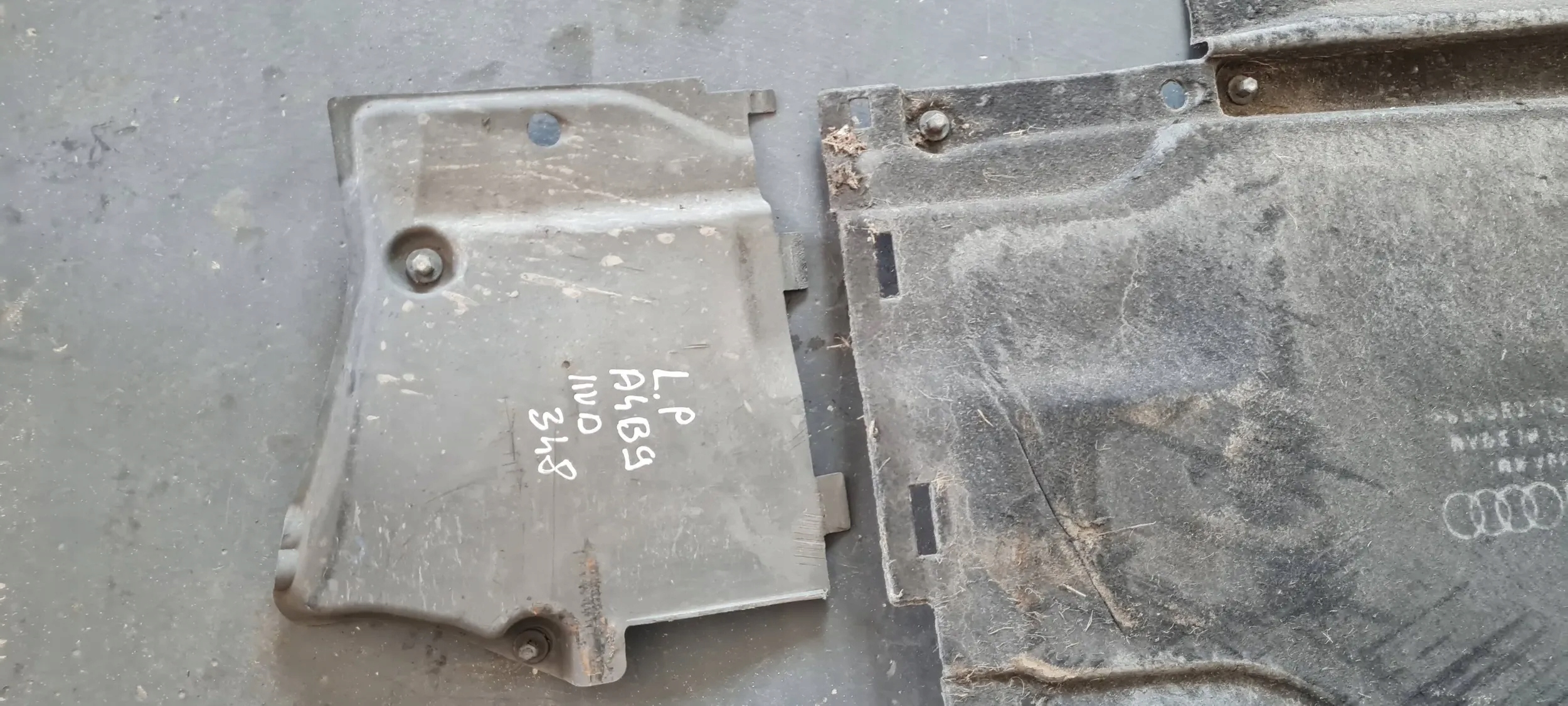 A4 B9 8W cover chassis right right front 8W0825207A A5 8W
