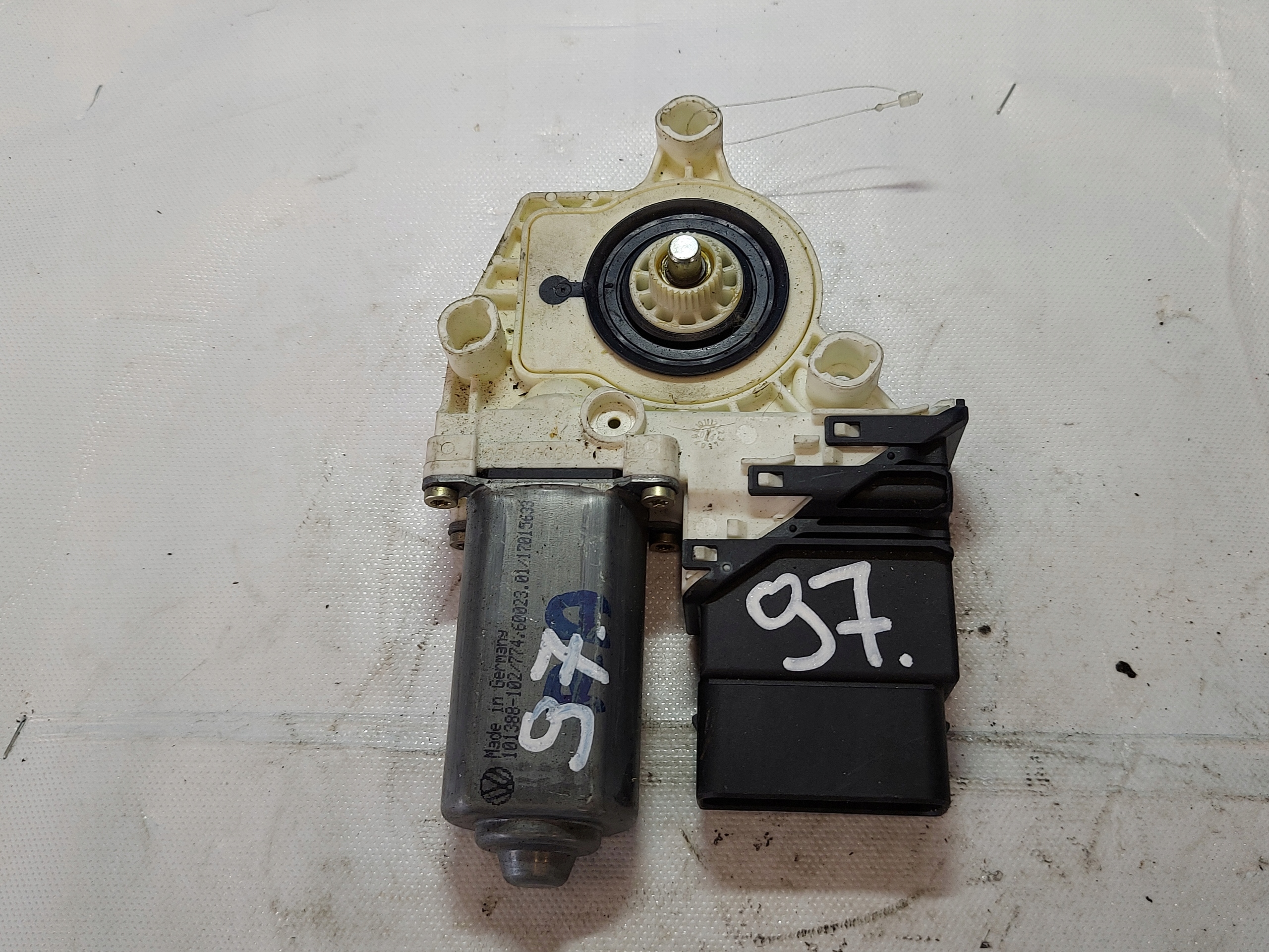 engine lifting windows GOLF IV 9776105407301 right rear part