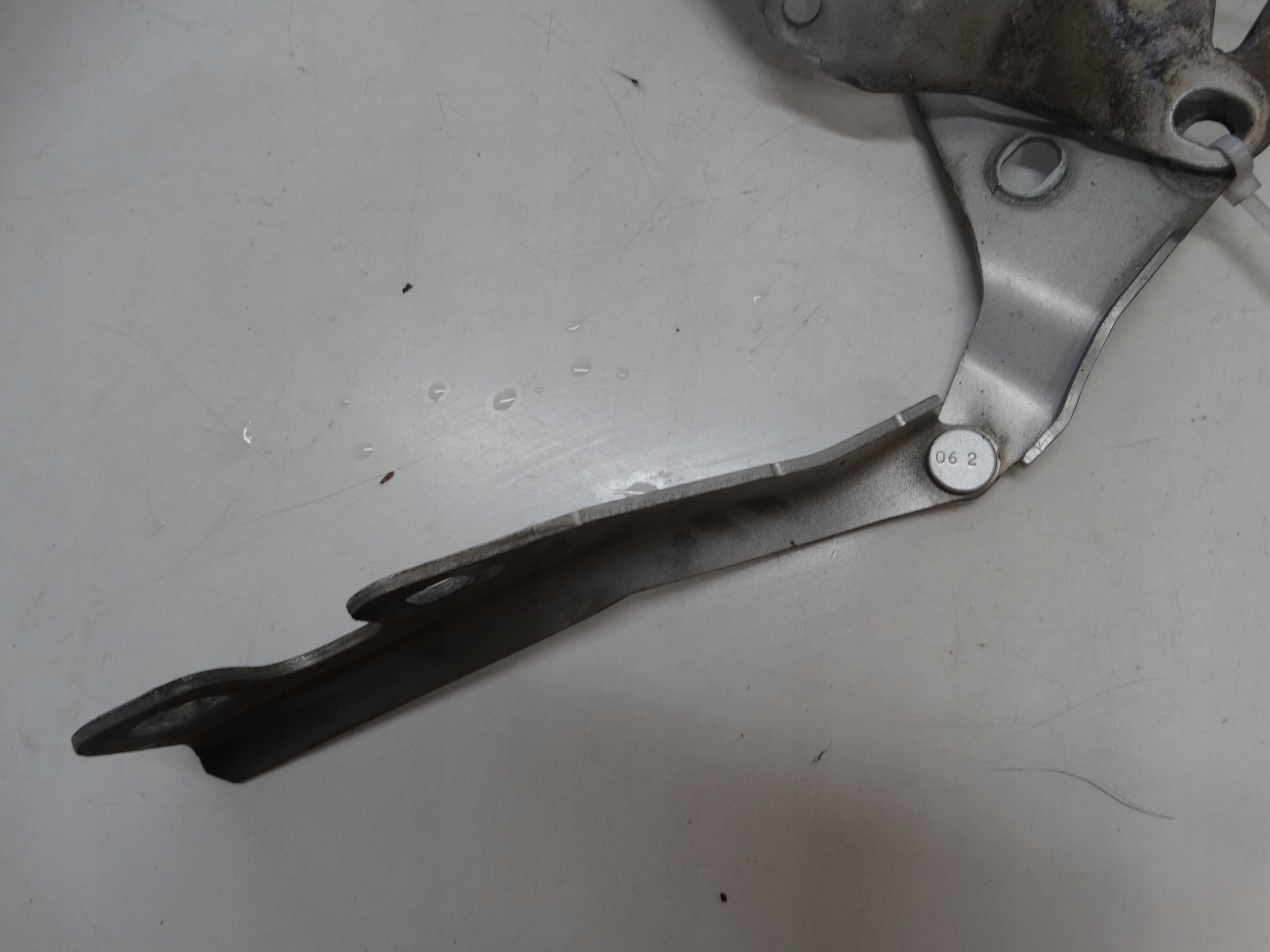 KOMPLET of hinges bonnets left+right OPEL VECTRA C