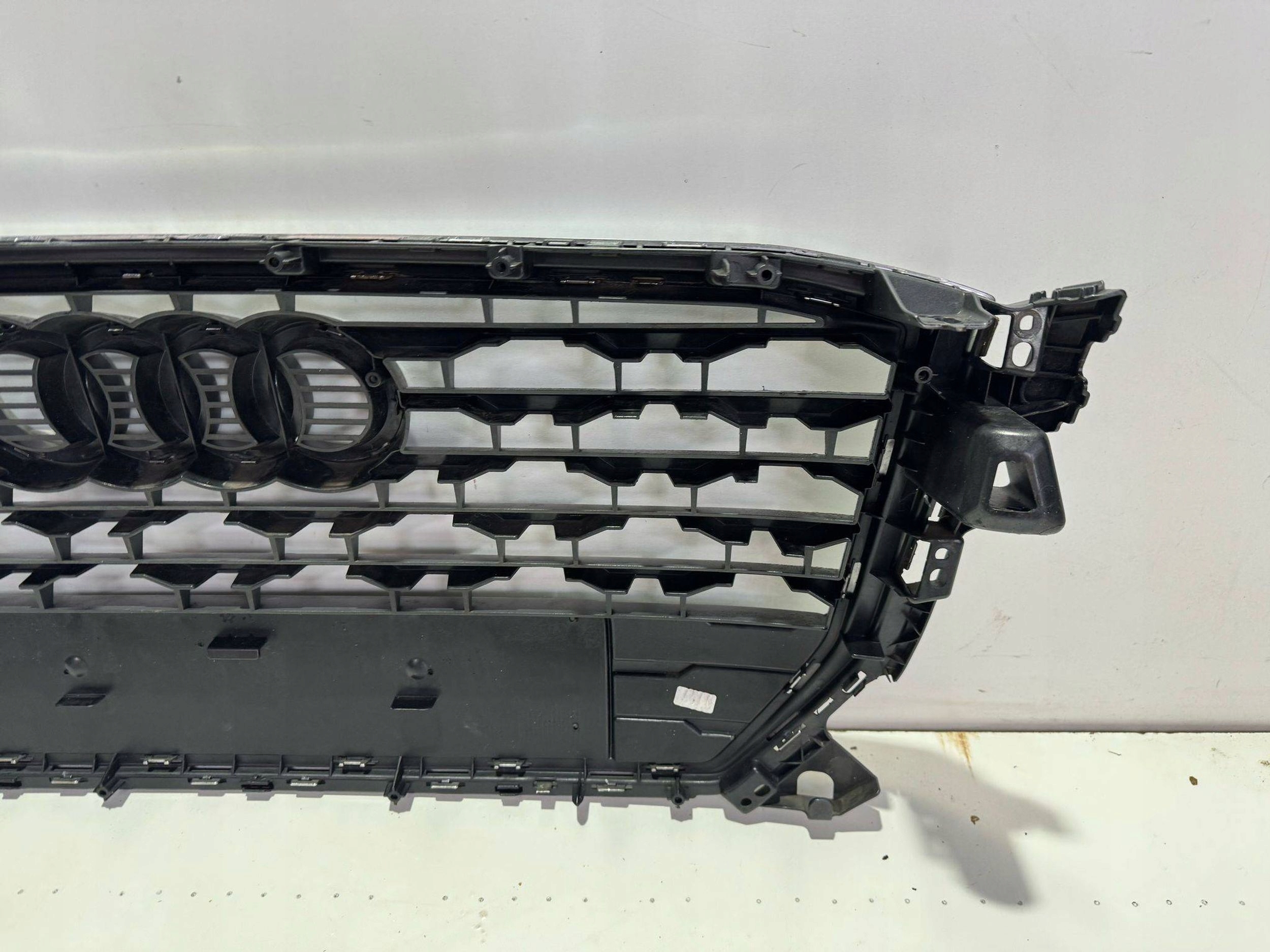Audi Q2 Kühlergrill FRONTGRILL Kühlergitter 81A853651 - Thumbnail 7