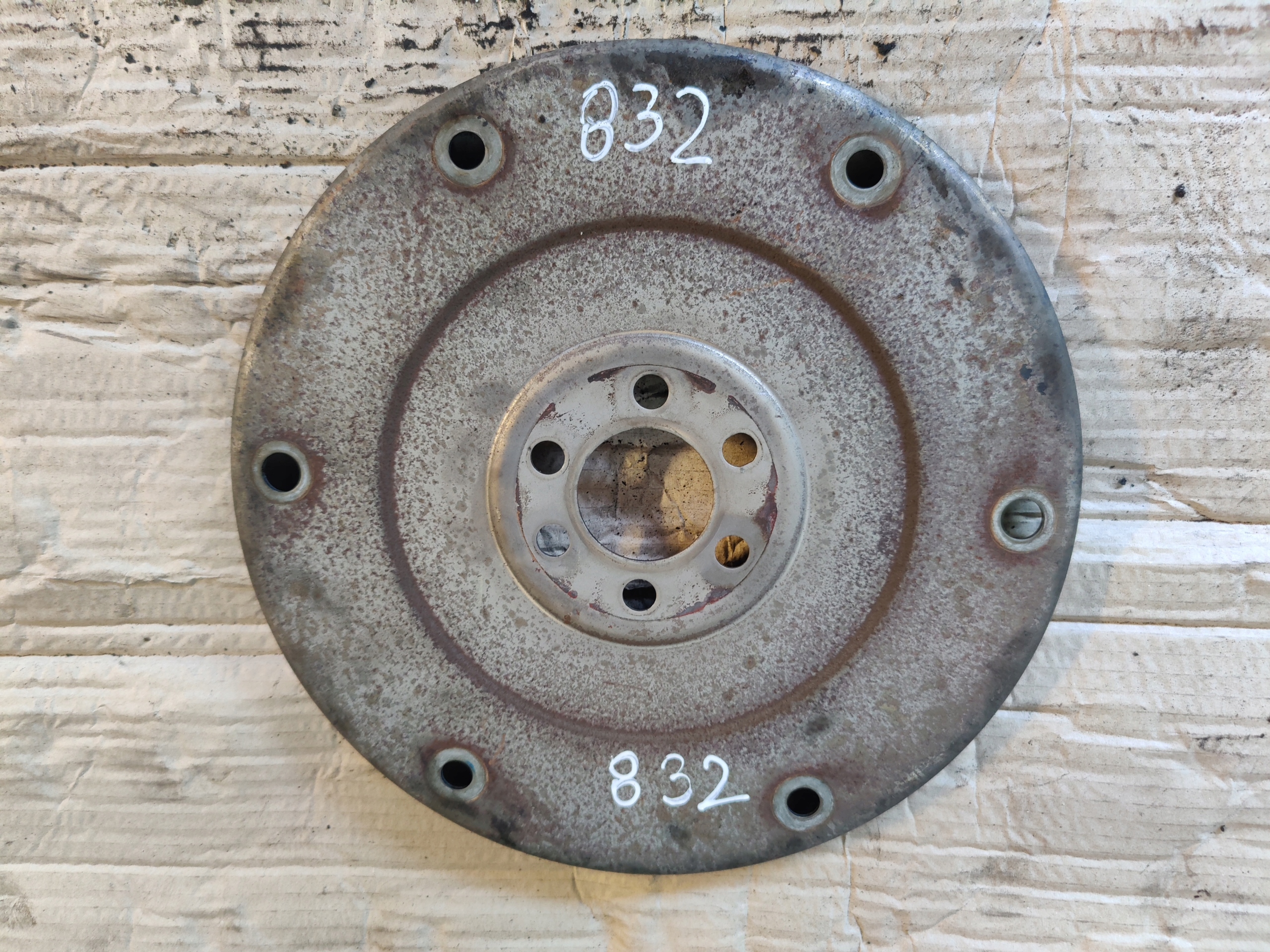 VW GOLF V 1.6FSI wheel flywheel 832