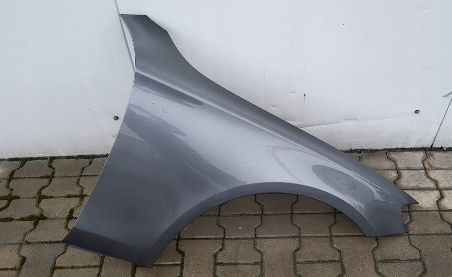 MERCEDES W213 MASKA ZDERZAK BŁOTNIK PERFORMANCELED PAS 992 Kolor szary