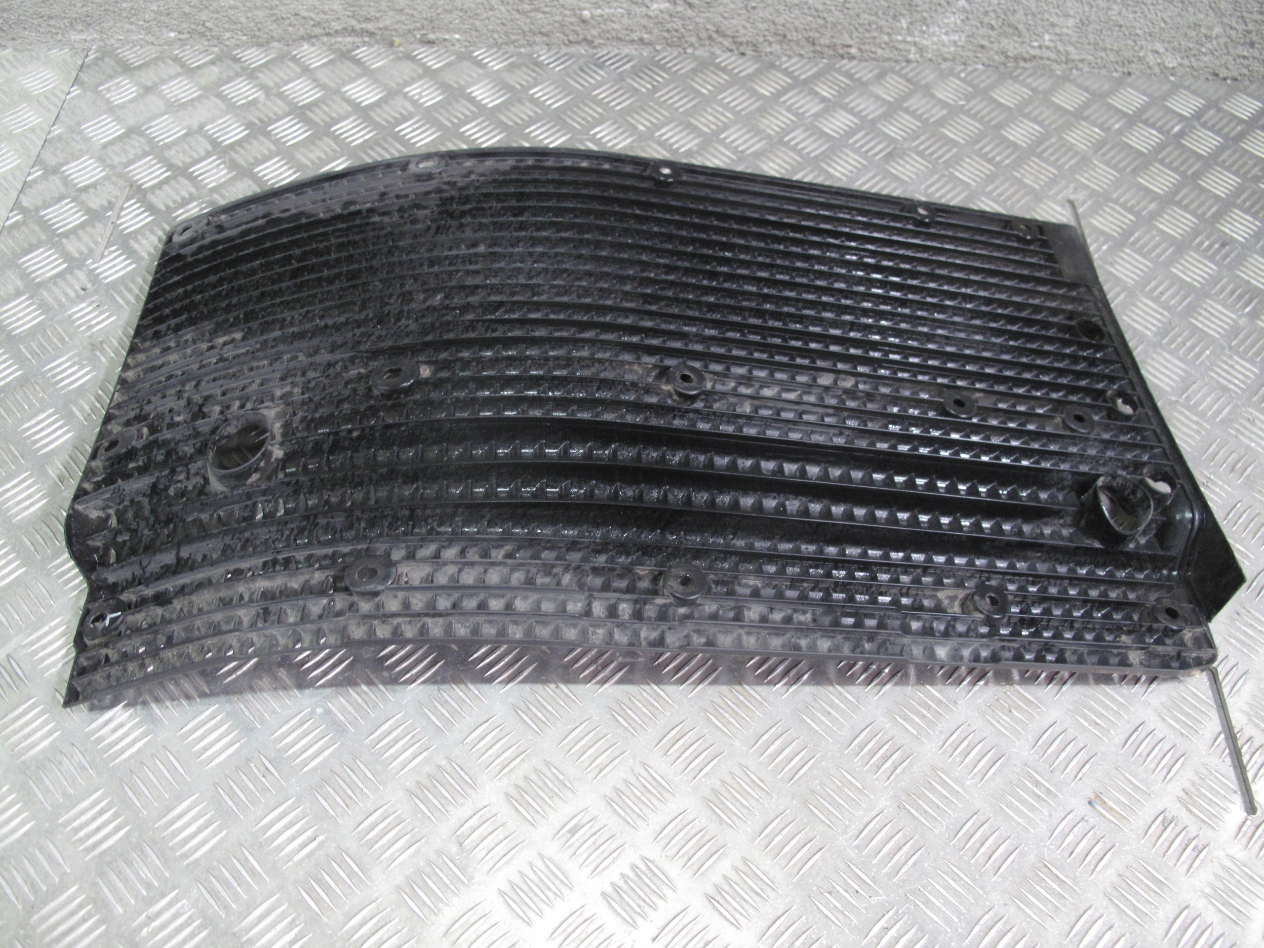 NADKOLE TRAWNIK LEWY STRONA SCANIA R S Part manufacturer Scania OE