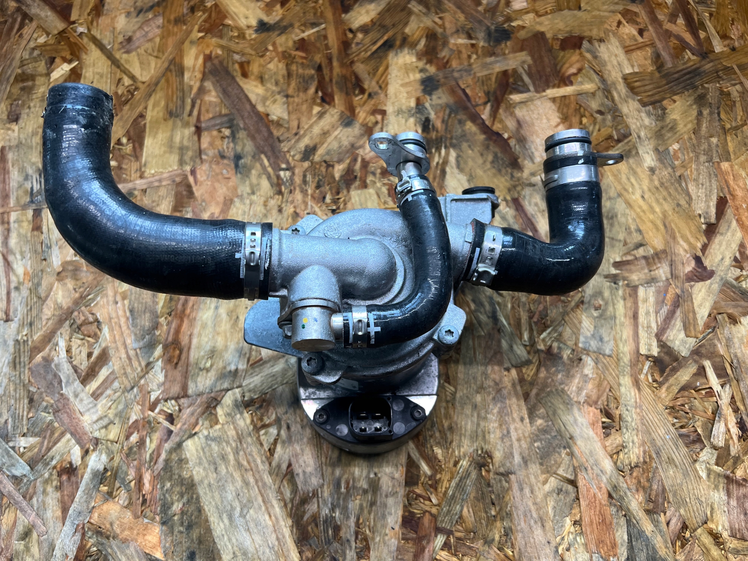 water pump MERCEDES A-KLASA W177 A45 A1392000200