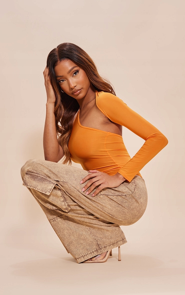 PRETTYLITTLETHING BODY POMARAŃCZOWE GŁADKIE NA JEDNO RAMIĘ RL N187103 Rozmiar L (40)