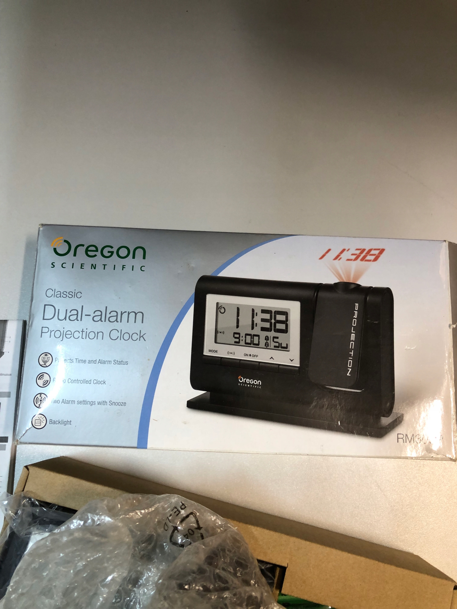 Oregon Scientific Klasyczny budzik projekcyjny RM308P Model RM308P