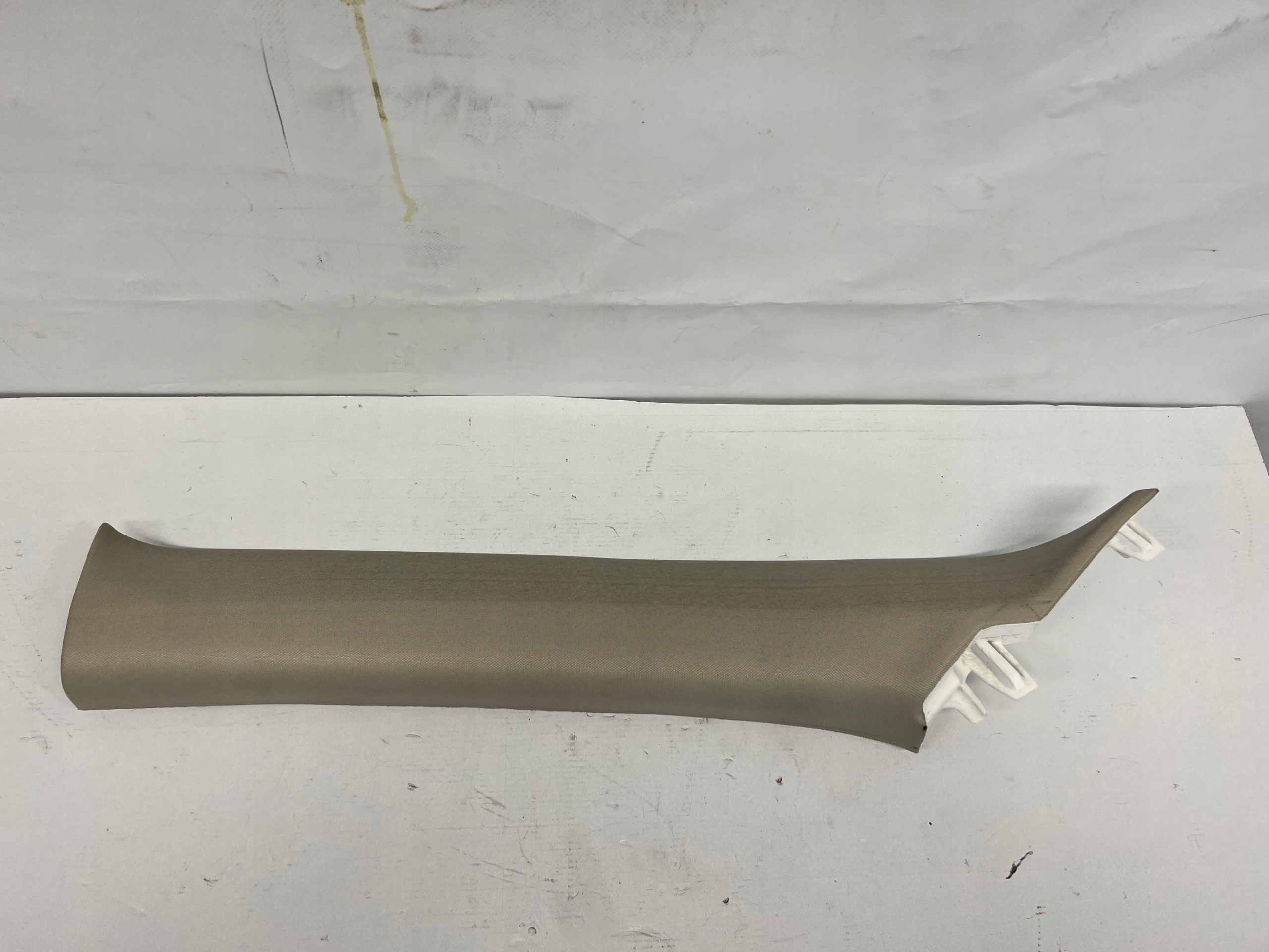 Koleos II osłona poszycie słupka lewa lewe